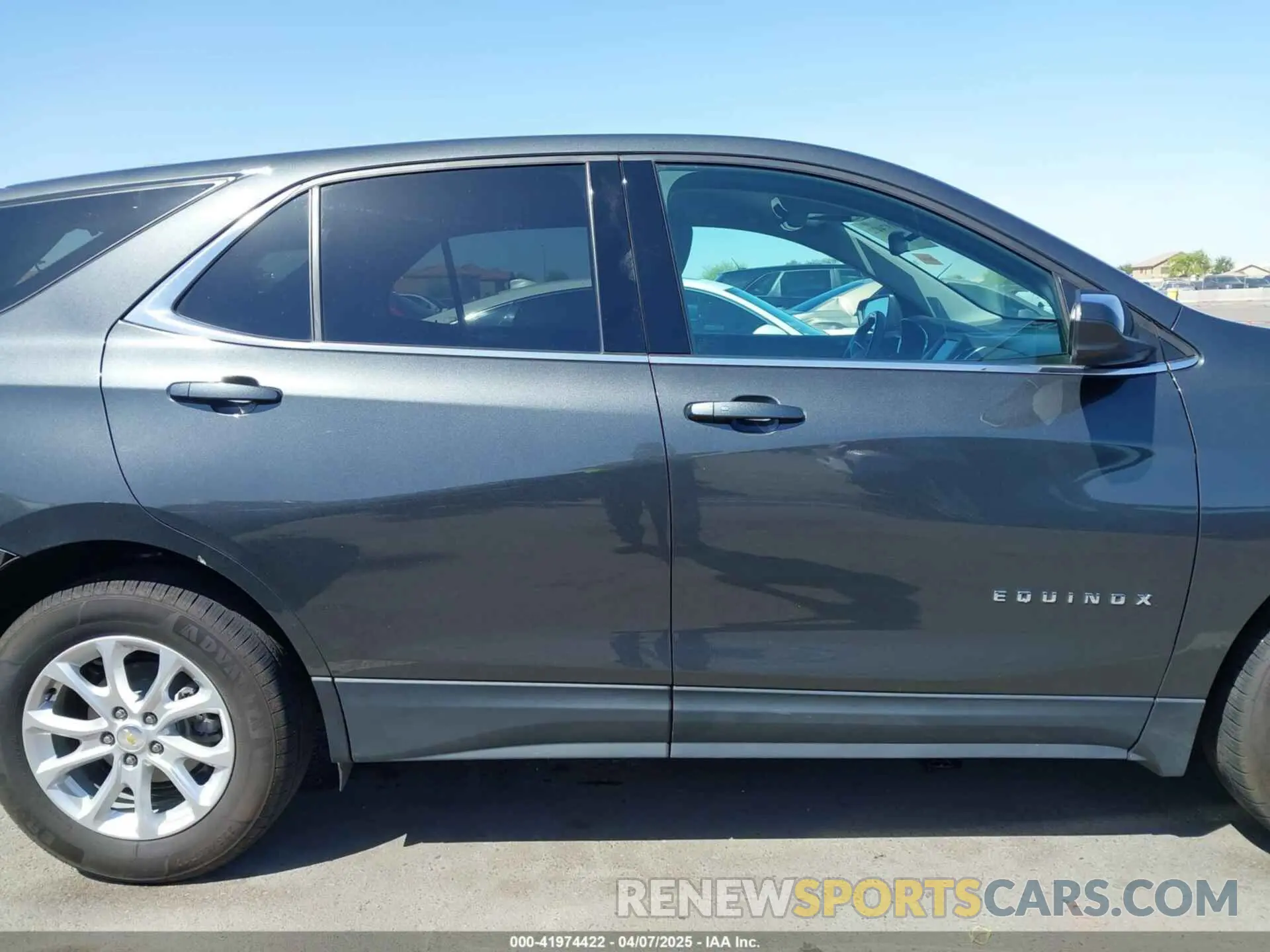 14 Photograph of a damaged car 2GNAXJEV2L6100100 CHEVROLET EQUINOX 2020