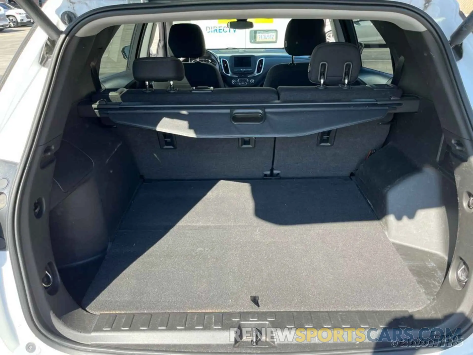 1 Фотография поврежденного автомобиля 2GNAXJEV2L6244584 CHEVROLET EQUINOX 2020