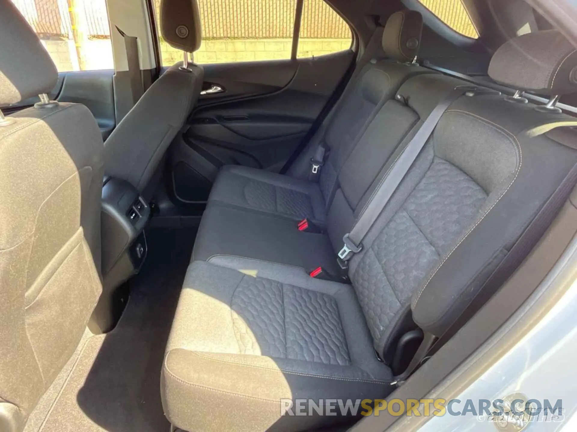 7 Фотография поврежденного автомобиля 2GNAXJEV2L6244584 CHEVROLET EQUINOX 2020