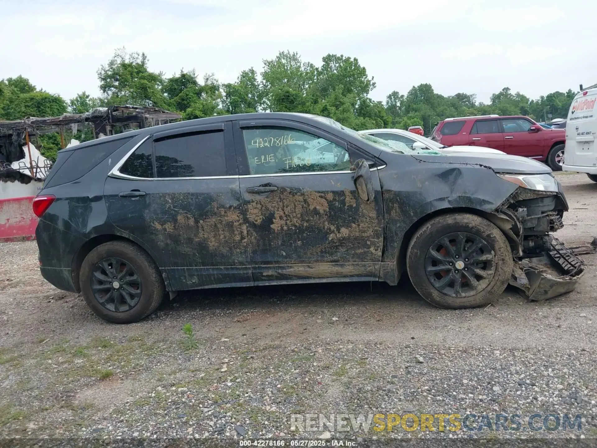 12 Photograph of a damaged car 2GNAXJEV3L6107136 CHEVROLET EQUINOX 2020