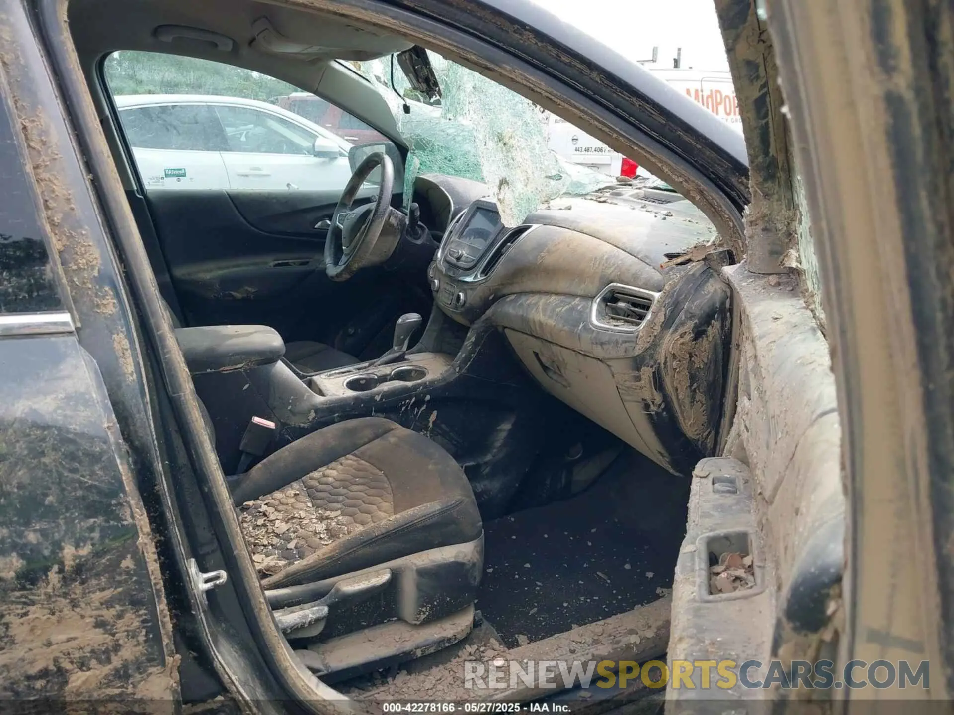 5 Photograph of a damaged car 2GNAXJEV3L6107136 CHEVROLET EQUINOX 2020