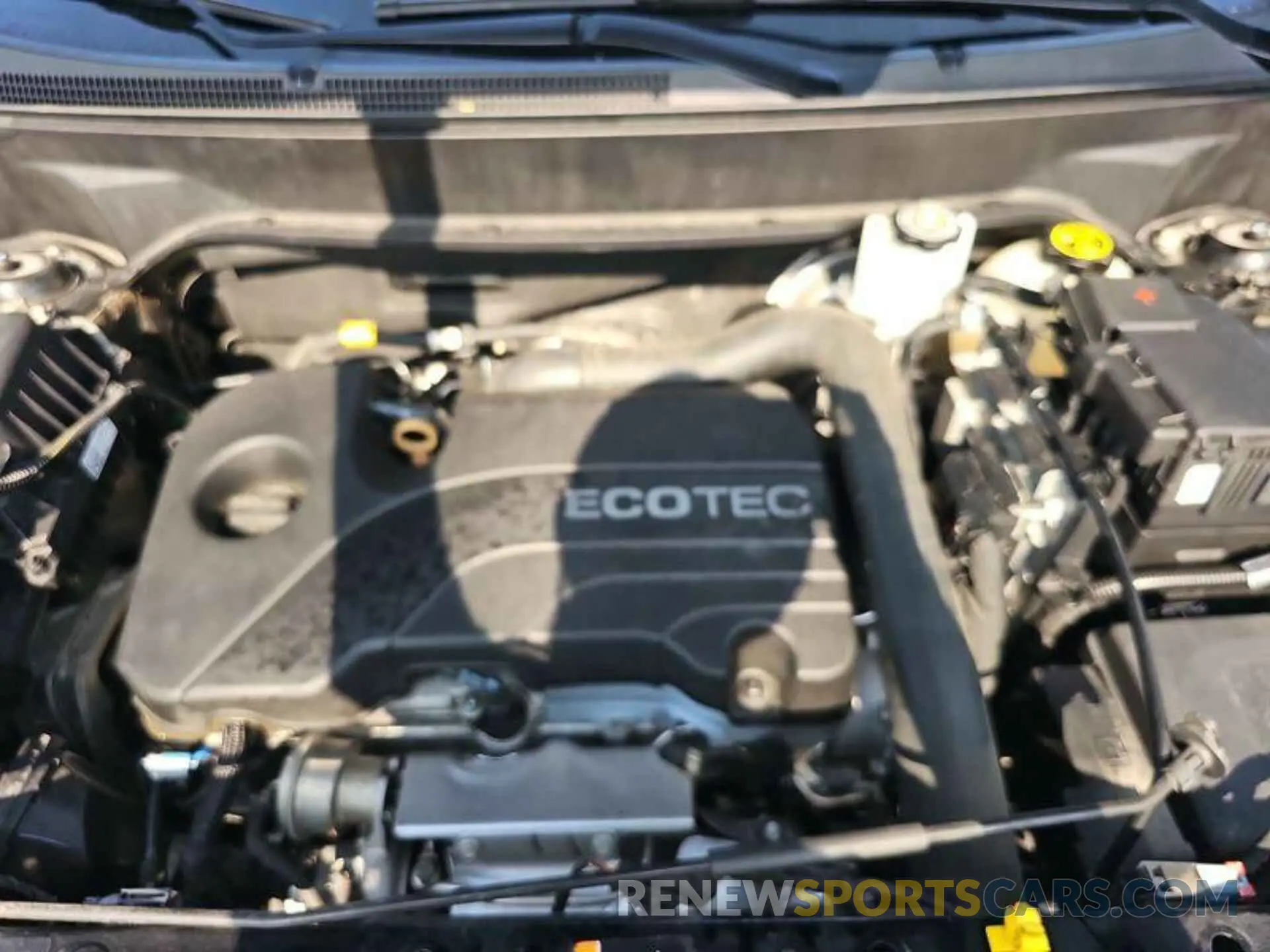 18 Photograph of a damaged car 2GNAXJEV3L6215868 CHEVROLET EQUINOX 2020