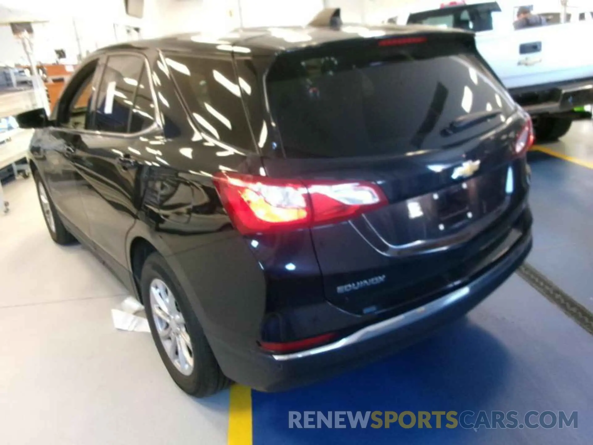 8 Photograph of a damaged car 2GNAXJEV3L6235036 CHEVROLET EQUINOX 2020