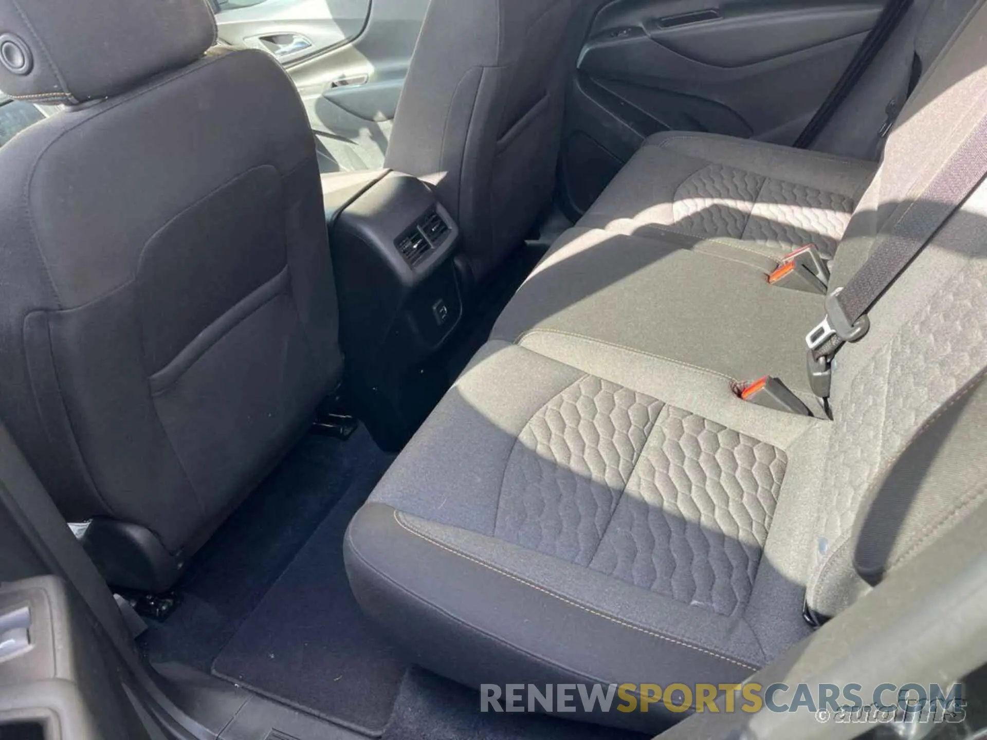 3 Фотография поврежденного автомобиля 2GNAXJEV3L6241760 CHEVROLET EQUINOX 2020