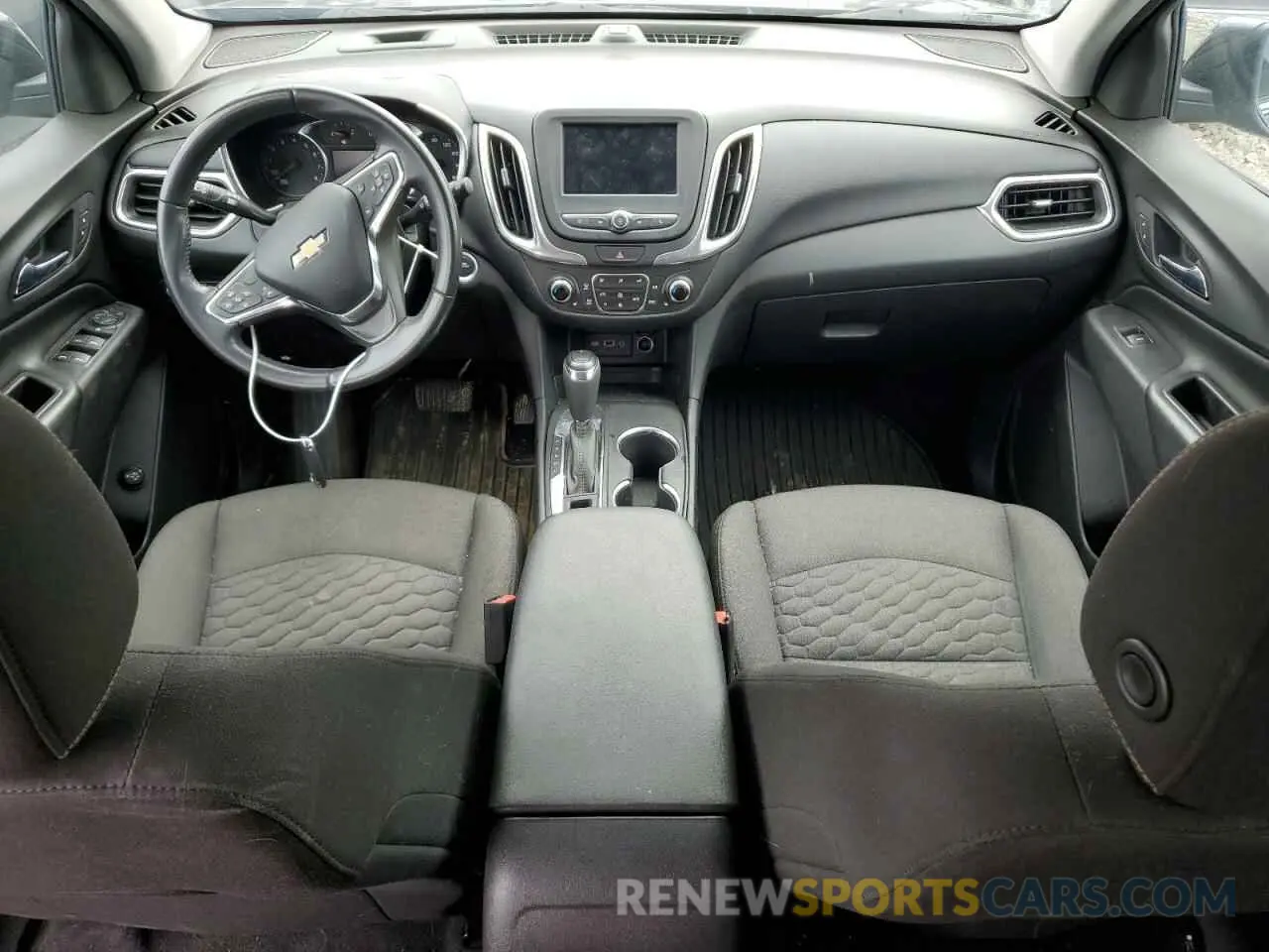 8 Photograph of a damaged car 2GNAXJEV3L6269140 CHEVROLET EQUINOX 2020