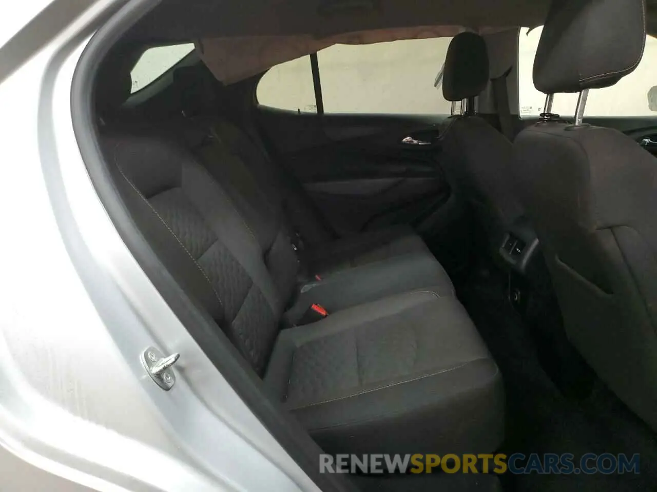 11 Photograph of a damaged car 2GNAXJEV4L6109459 CHEVROLET EQUINOX 2020