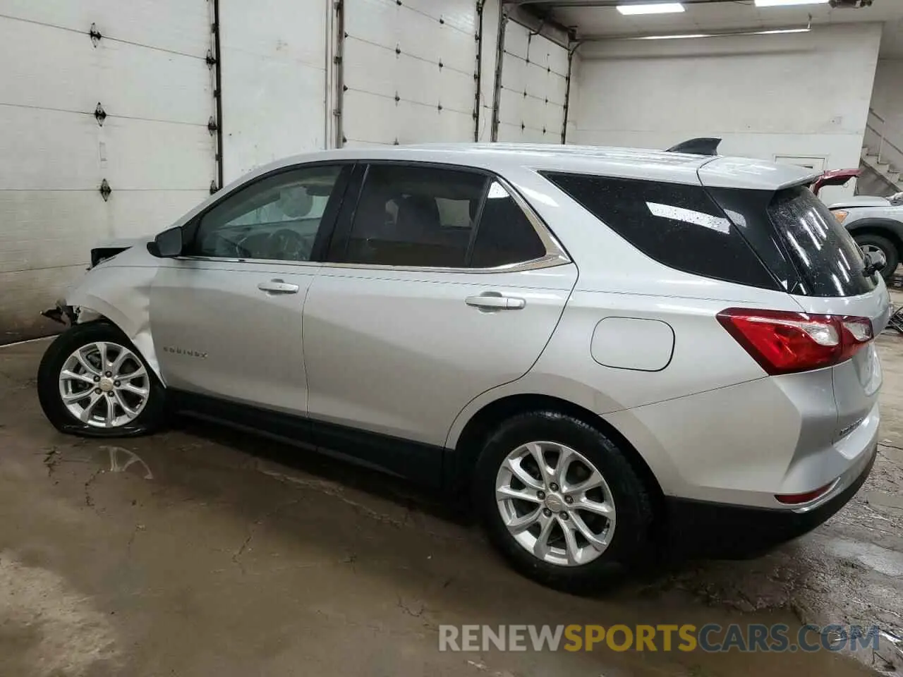 2 Photograph of a damaged car 2GNAXJEV4L6109459 CHEVROLET EQUINOX 2020