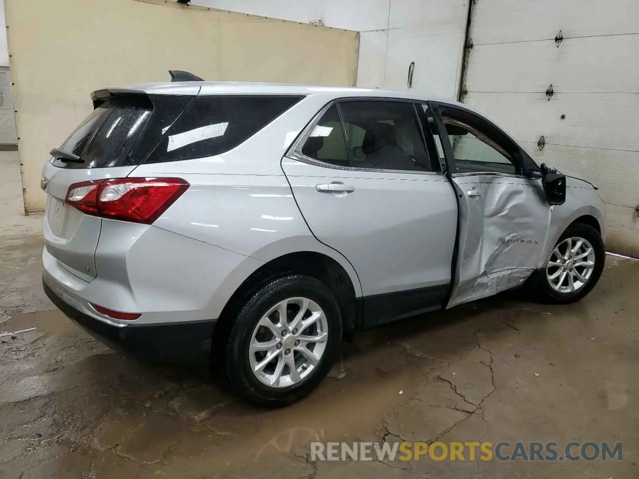 3 Photograph of a damaged car 2GNAXJEV4L6109459 CHEVROLET EQUINOX 2020