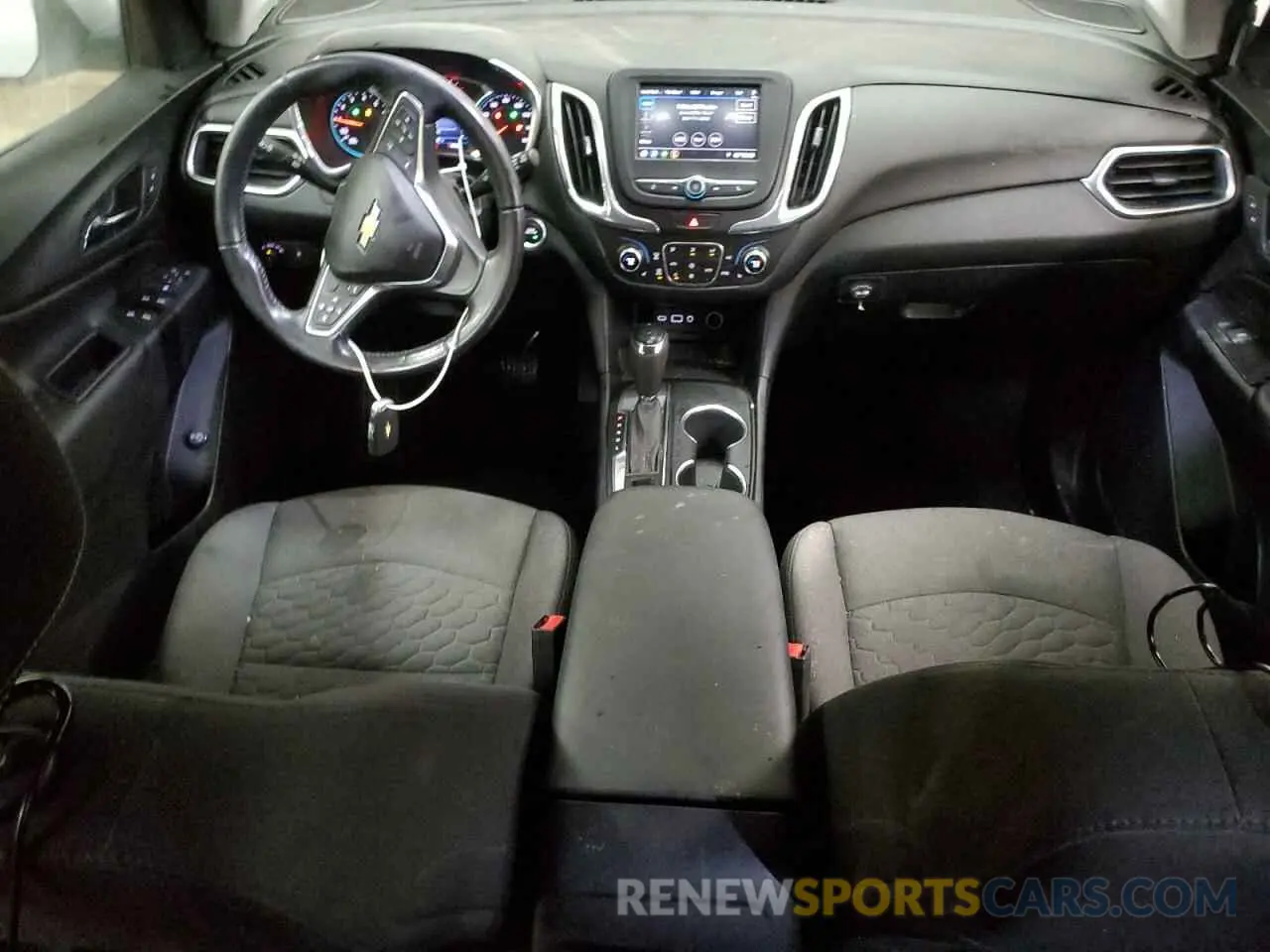 8 Photograph of a damaged car 2GNAXJEV4L6109459 CHEVROLET EQUINOX 2020