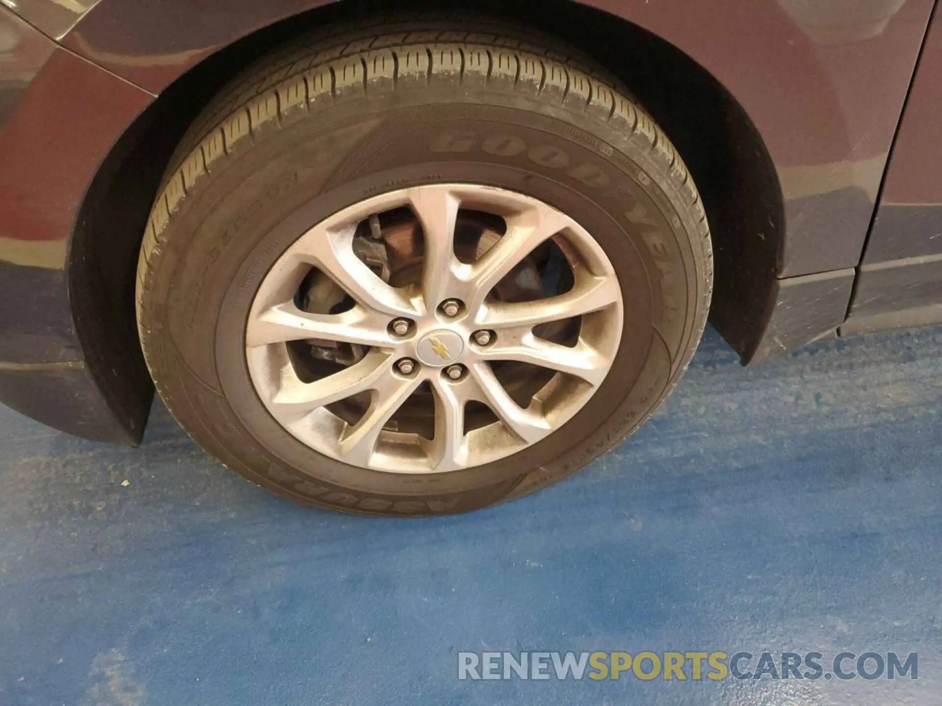 18 Photograph of a damaged car 2GNAXJEV4L6156524 CHEVROLET EQUINOX 2020