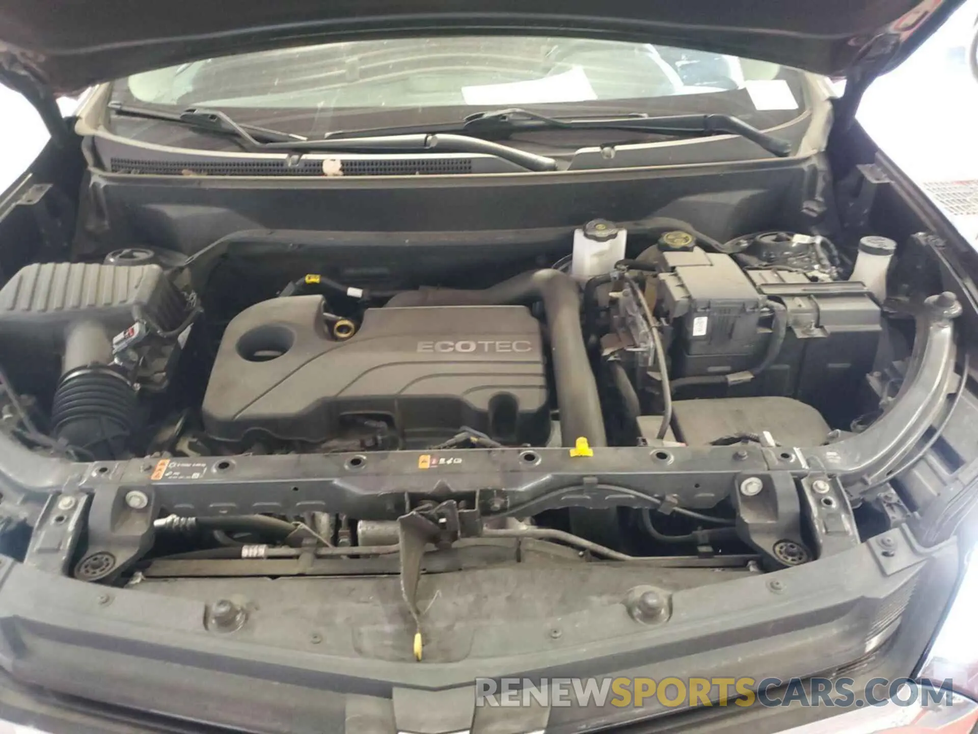 28 Photograph of a damaged car 2GNAXJEV4L6156524 CHEVROLET EQUINOX 2020
