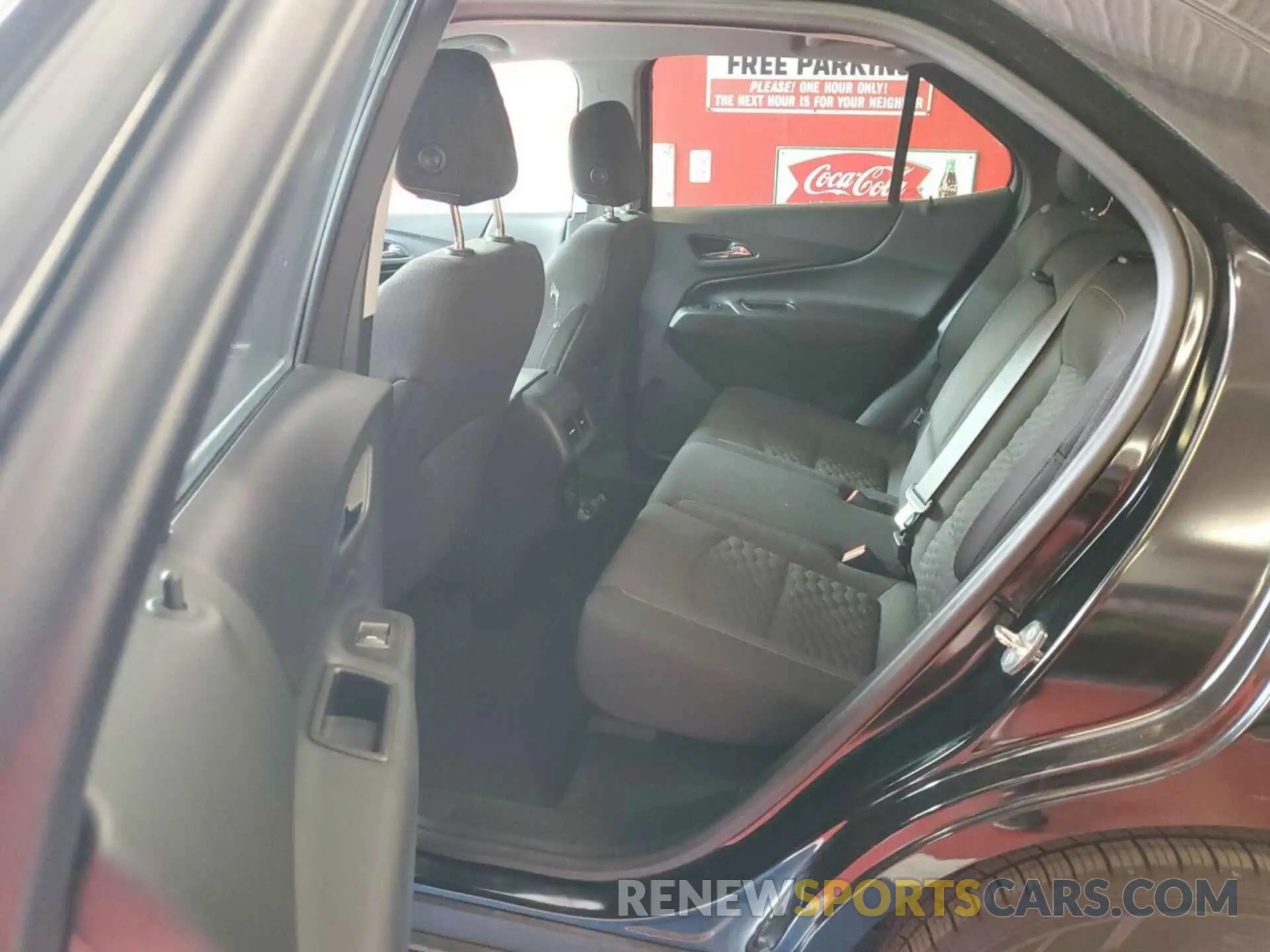 25 Photograph of a damaged car 2GNAXJEV4L6157270 CHEVROLET EQUINOX 2020