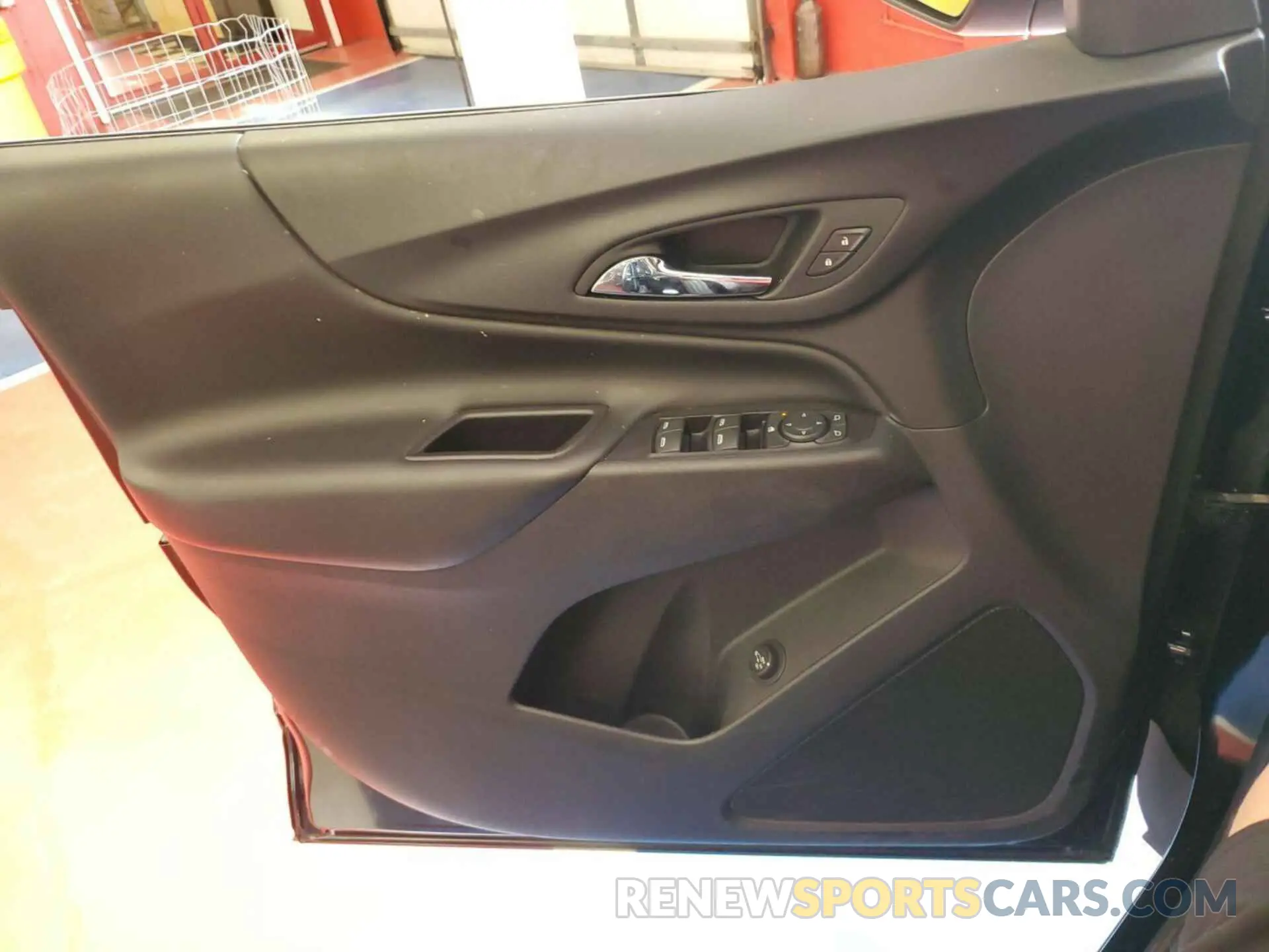 30 Photograph of a damaged car 2GNAXJEV4L6157270 CHEVROLET EQUINOX 2020