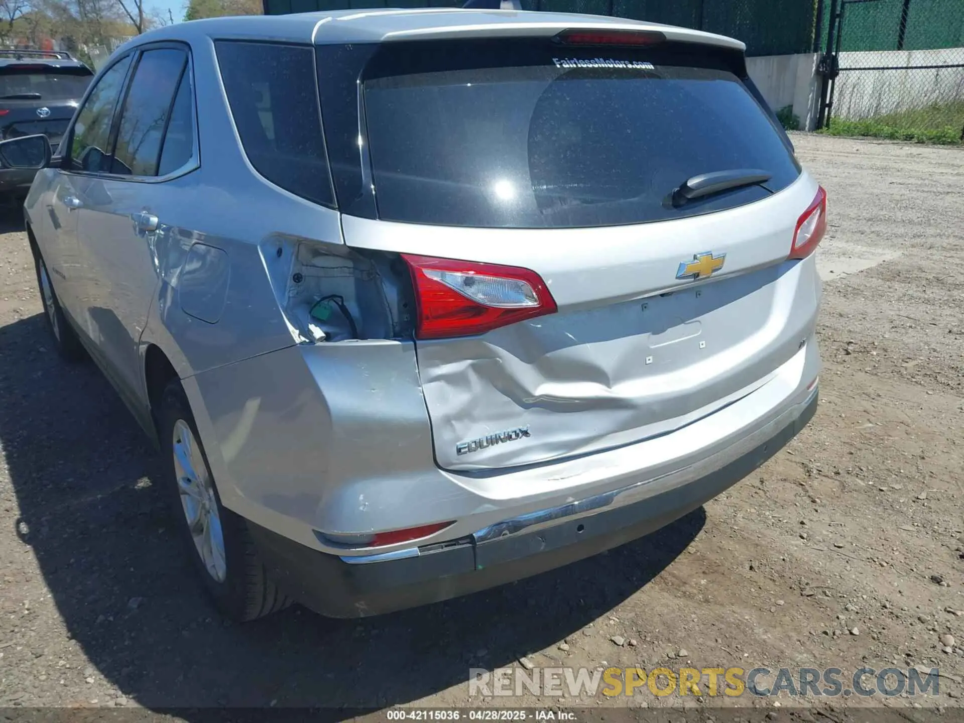 18 Photograph of a damaged car 2GNAXJEV4L6191855 CHEVROLET EQUINOX 2020