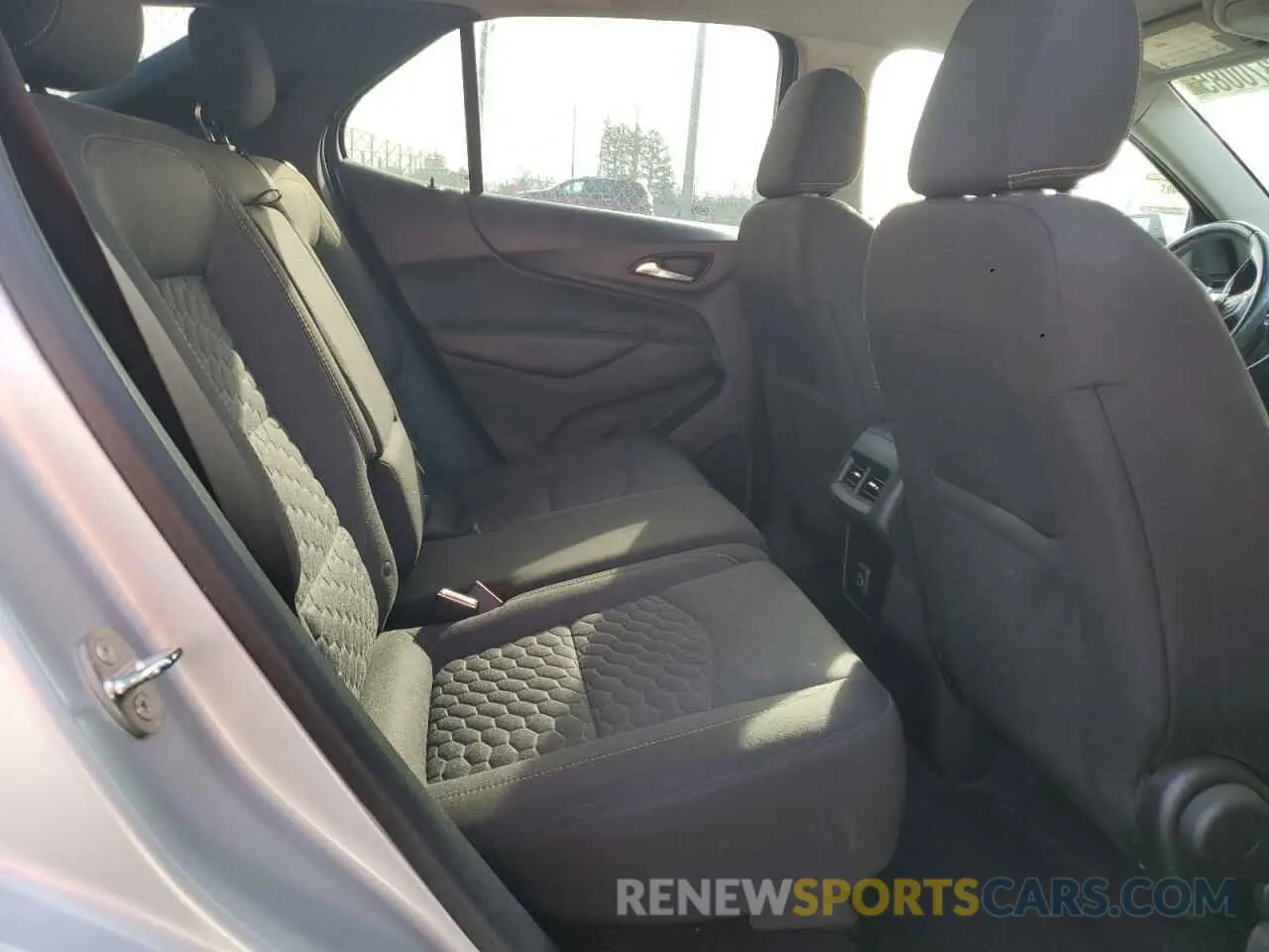 10 Фотография поврежденного автомобиля 2GNAXJEV4L6227589 CHEVROLET EQUINOX 2020