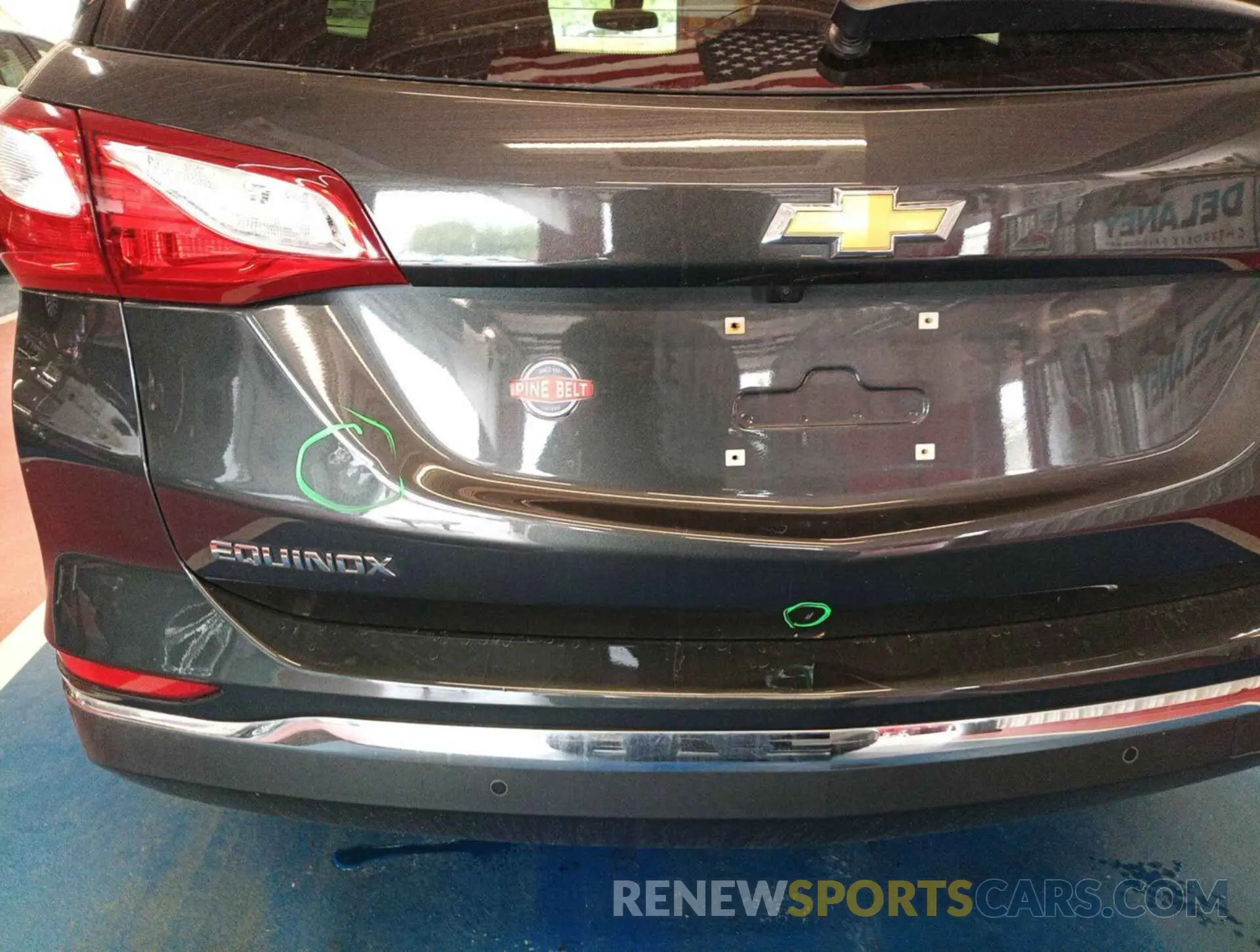 10 Photograph of a damaged car 2GNAXJEV4L6230850 CHEVROLET EQUINOX 2020