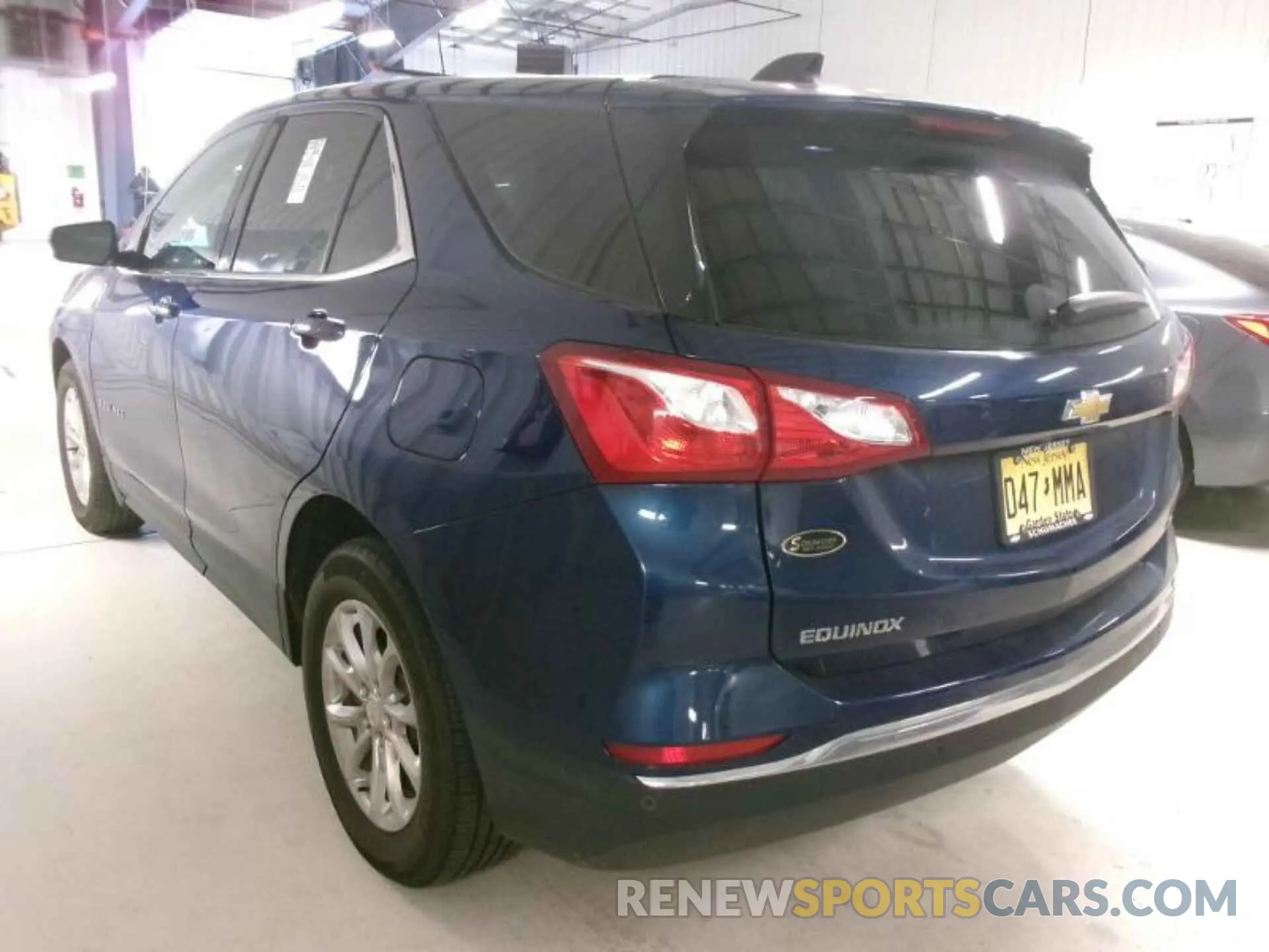 4 Photograph of a damaged car 2GNAXJEV4L6233196 CHEVROLET EQUINOX 2020