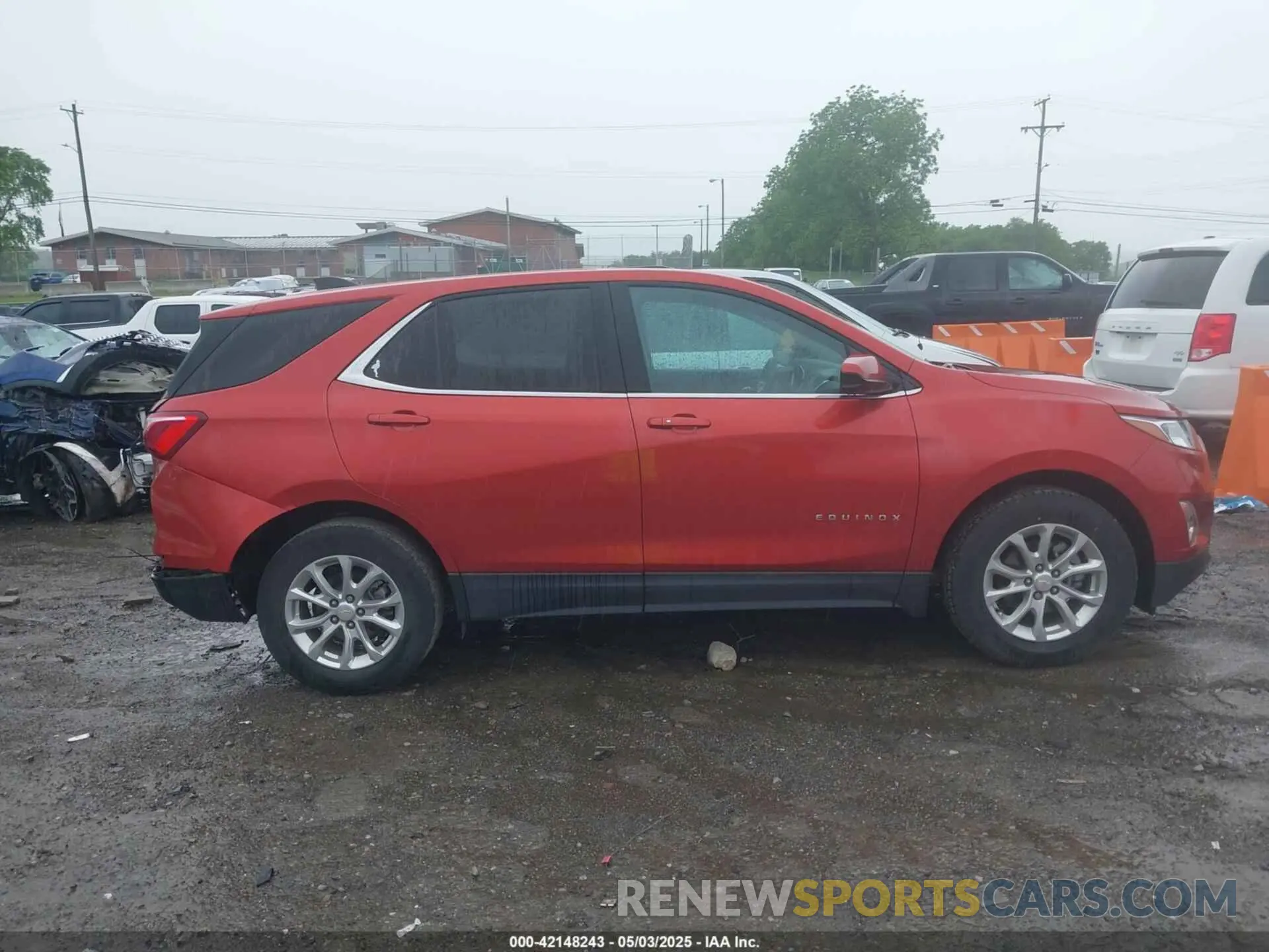 13 Photograph of a damaged car 2GNAXJEV4L6245574 CHEVROLET EQUINOX 2020
