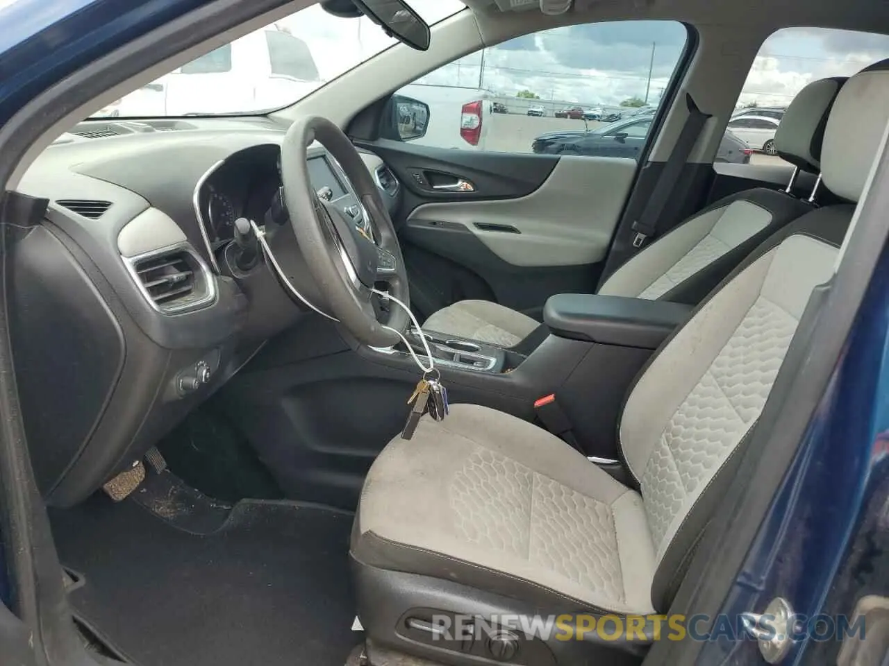 7 Photograph of a damaged car 2GNAXJEV5L6197132 CHEVROLET EQUINOX 2020