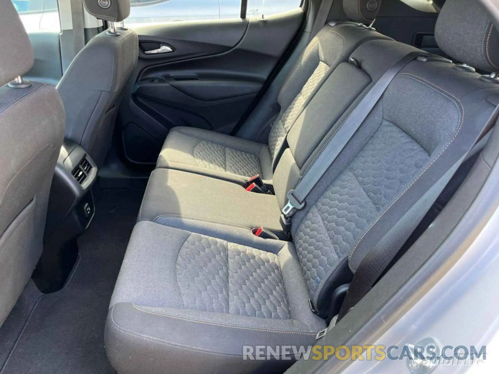 10 Фотография поврежденного автомобиля 2GNAXJEV5L6229965 CHEVROLET EQUINOX 2020