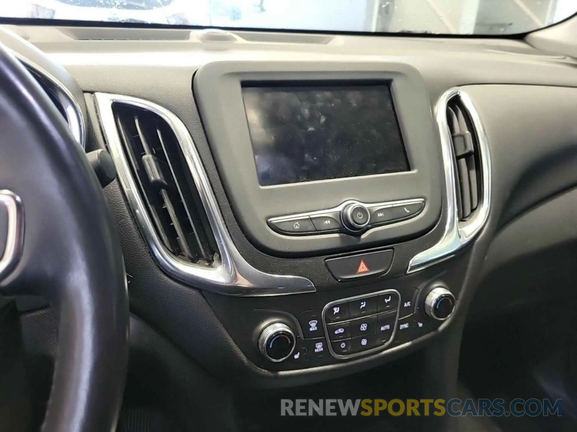 8 Photograph of a damaged car 2GNAXJEV5L6231294 CHEVROLET EQUINOX 2020