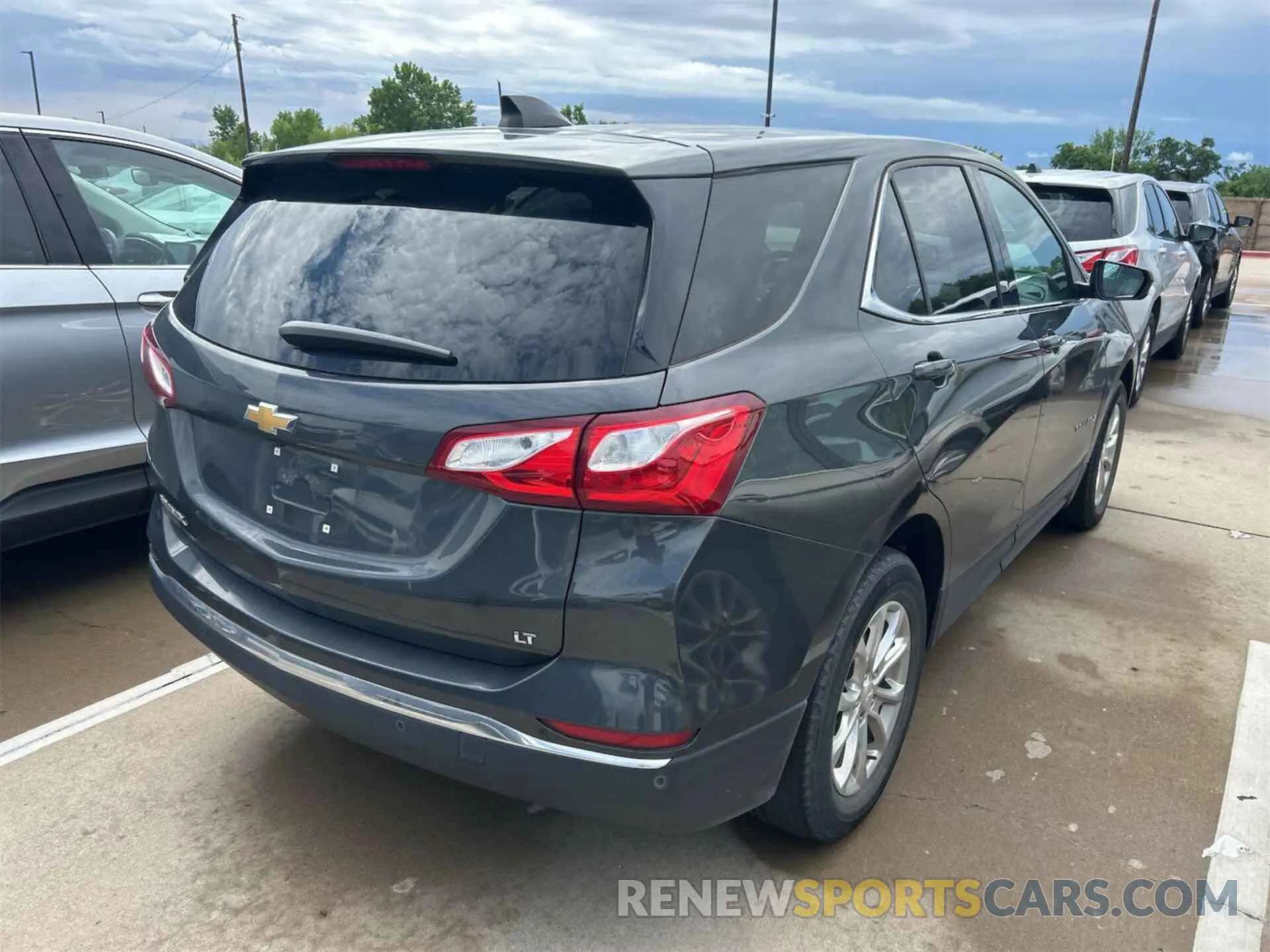 4 Фотография поврежденного автомобиля 2GNAXJEV5L6232686 CHEVROLET EQUINOX 2020