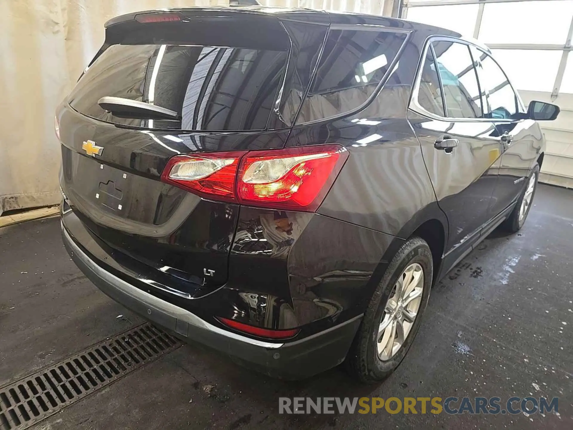 19 Photograph of a damaged car 2GNAXJEV5L6232932 CHEVROLET EQUINOX 2020