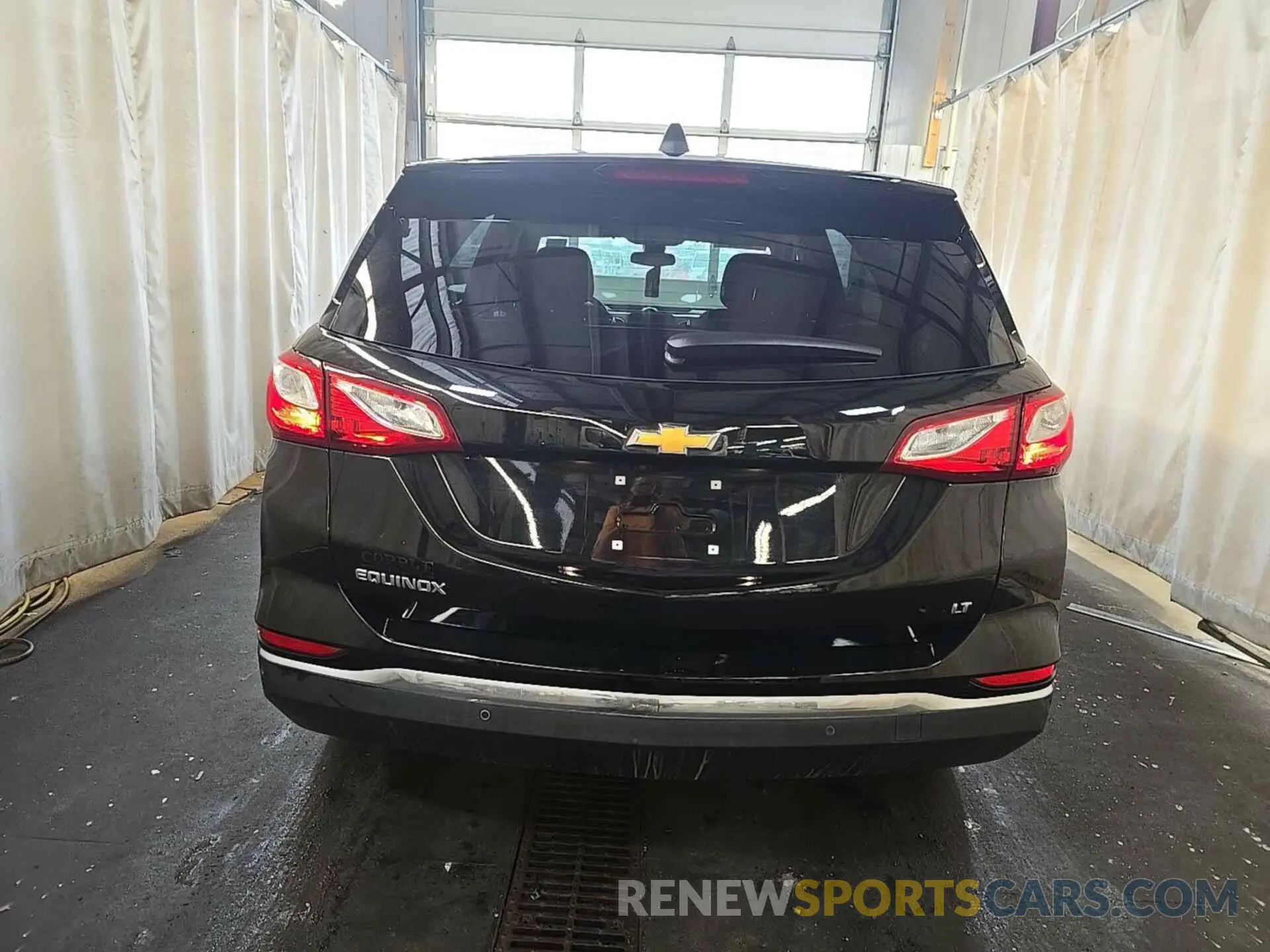 7 Photograph of a damaged car 2GNAXJEV5L6232932 CHEVROLET EQUINOX 2020