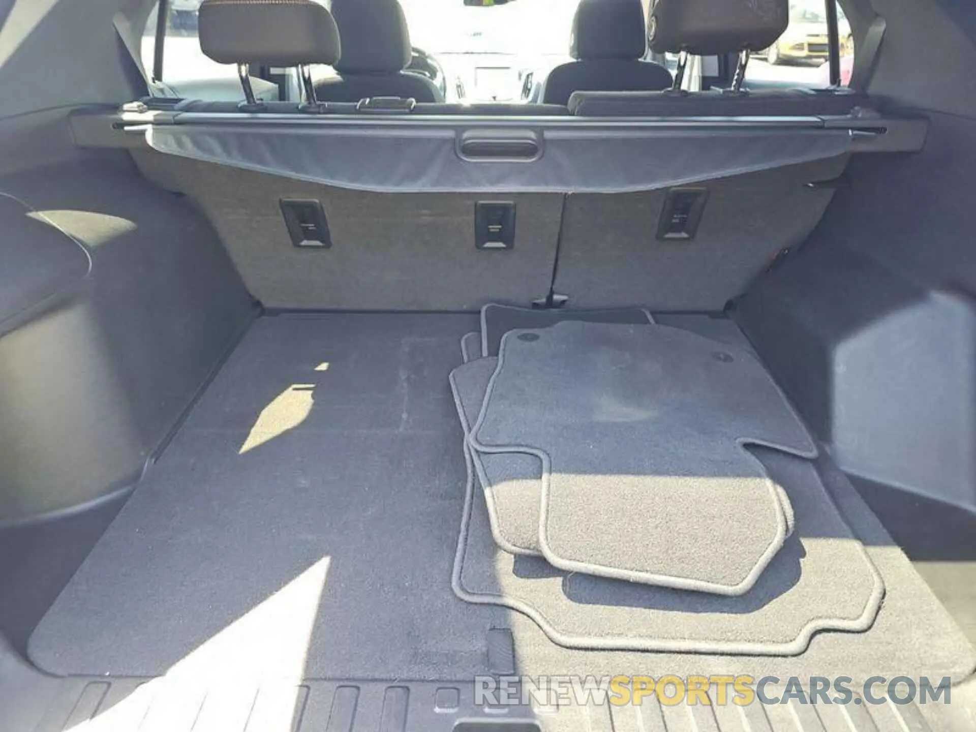 5 Photograph of a damaged car 2GNAXJEV5L6233448 CHEVROLET EQUINOX 2020