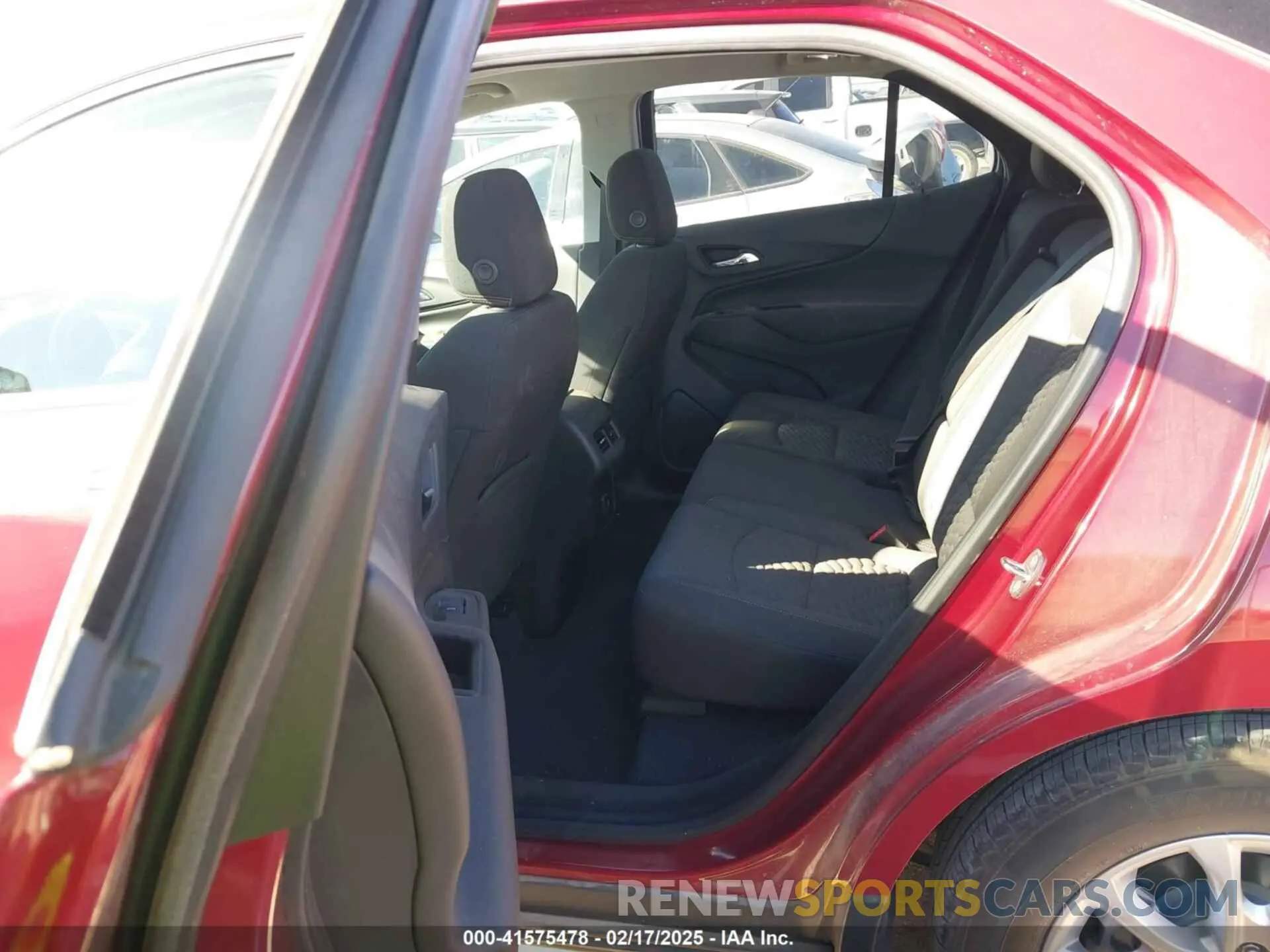 8 Photograph of a damaged car 2GNAXJEV5L6277191 CHEVROLET EQUINOX 2020