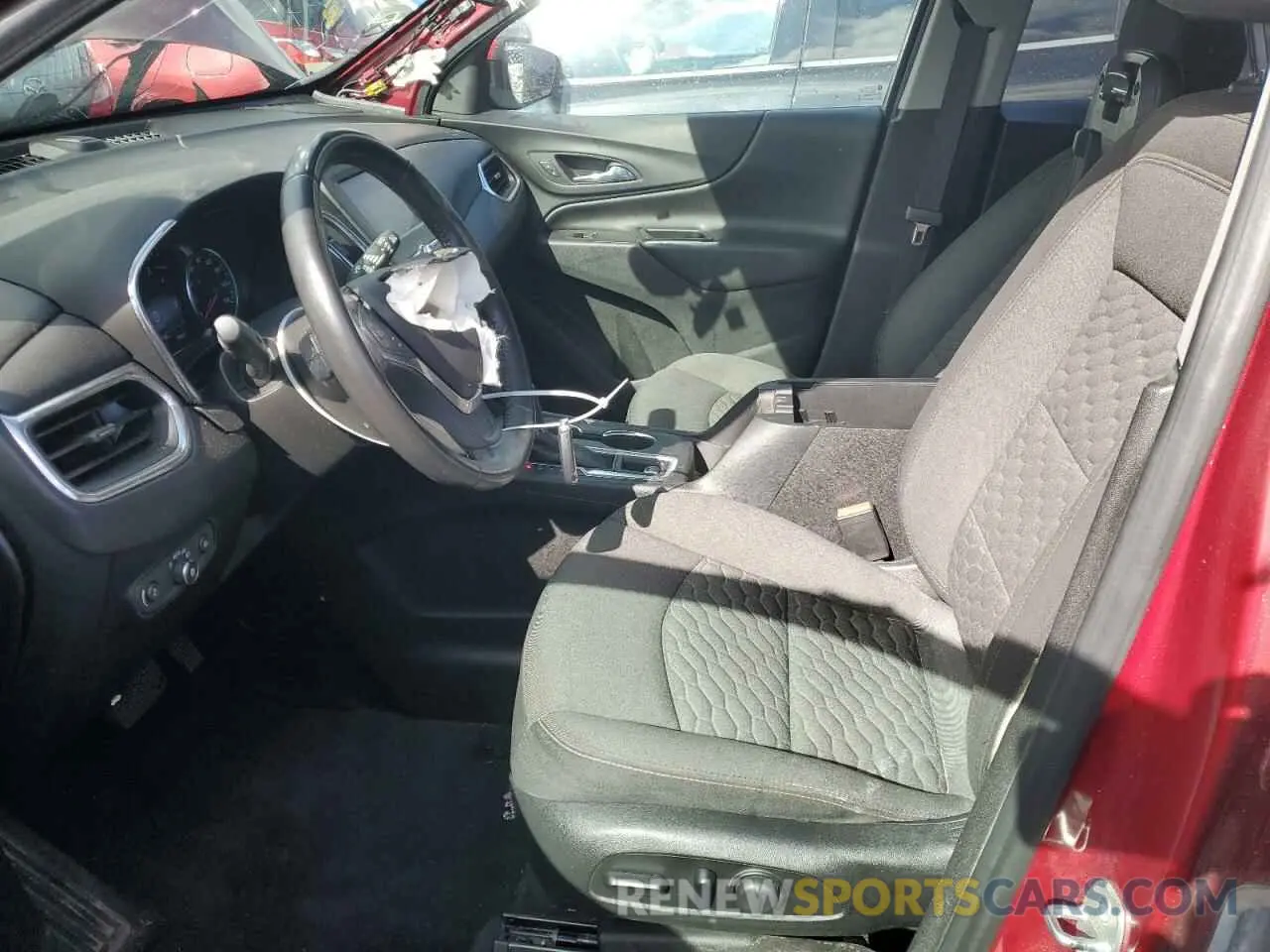 7 Photograph of a damaged car 2GNAXJEV6L6126411 CHEVROLET EQUINOX 2020