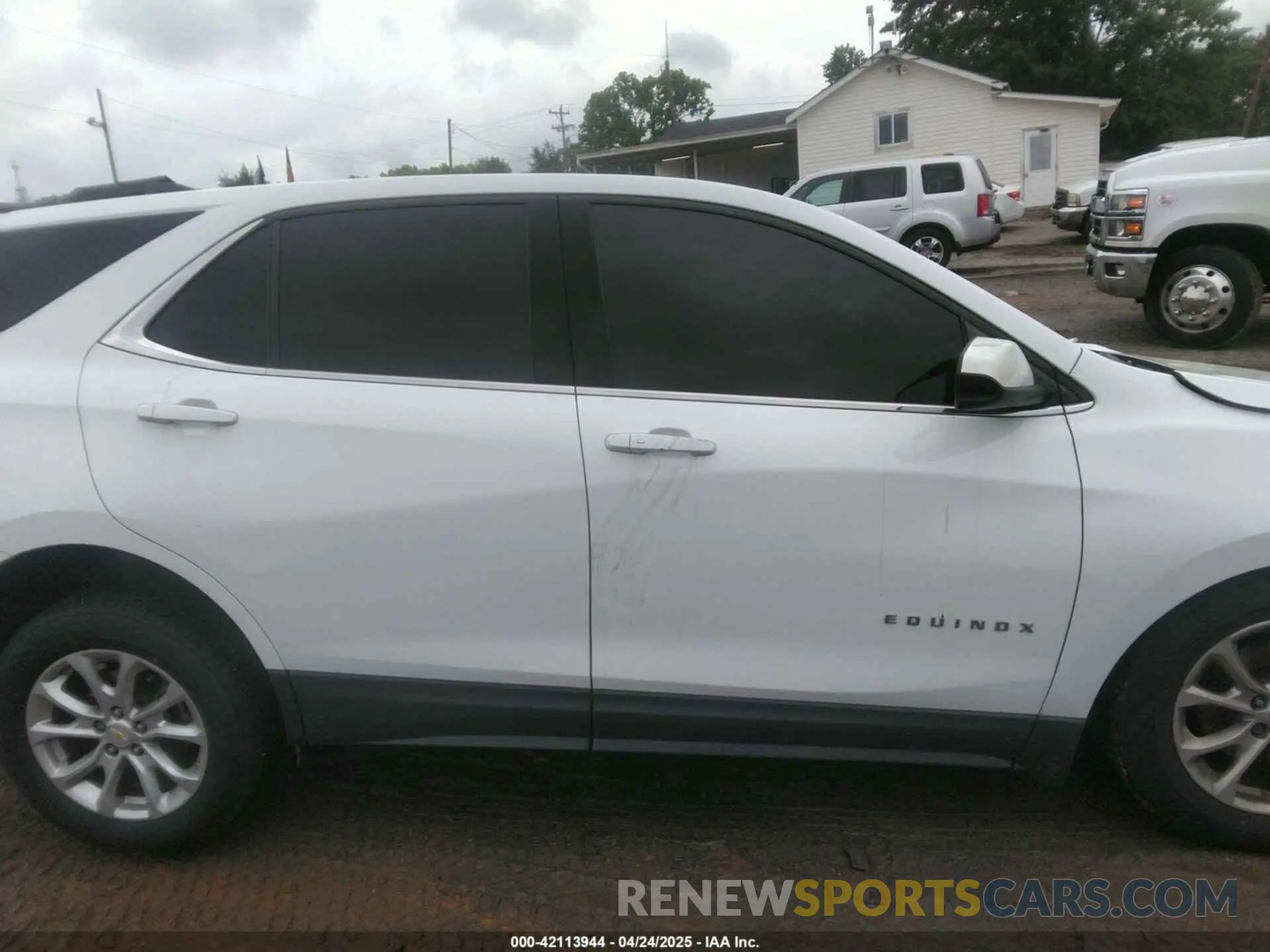 13 Photograph of a damaged car 2GNAXJEV6L6126540 CHEVROLET EQUINOX 2020