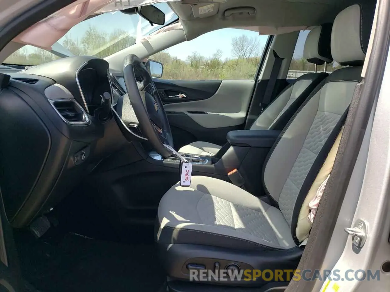 7 Фотография поврежденного автомобиля 2GNAXJEV6L6199407 CHEVROLET EQUINOX 2020