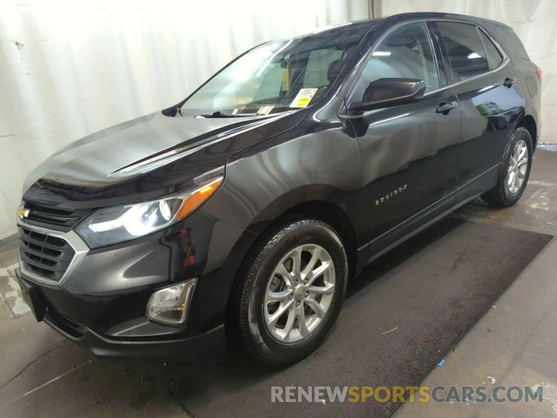18 Photograph of a damaged car 2GNAXJEV6L6231062 CHEVROLET EQUINOX 2020