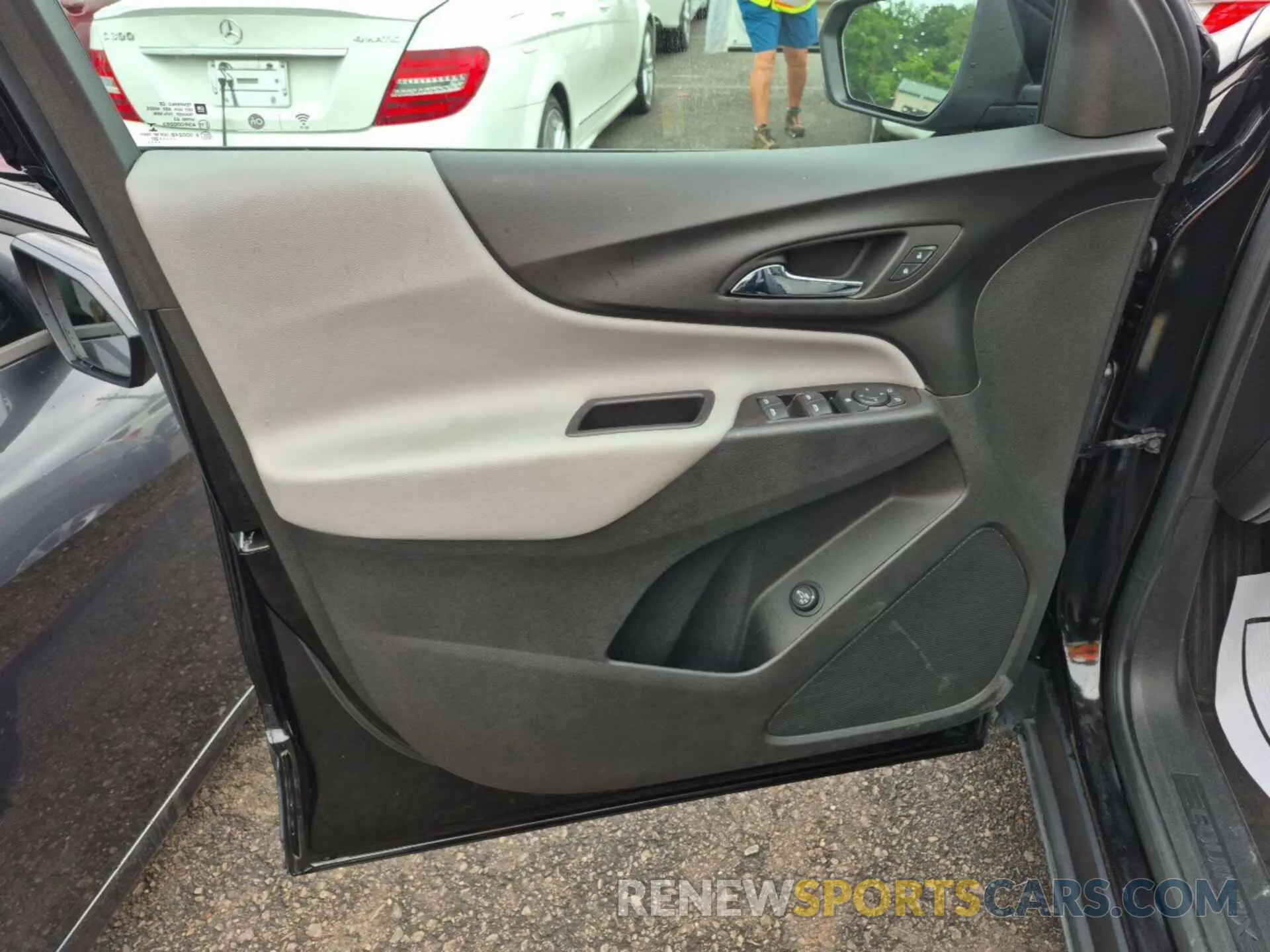 16 Photograph of a damaged car 2GNAXJEV6L6232146 CHEVROLET EQUINOX 2020