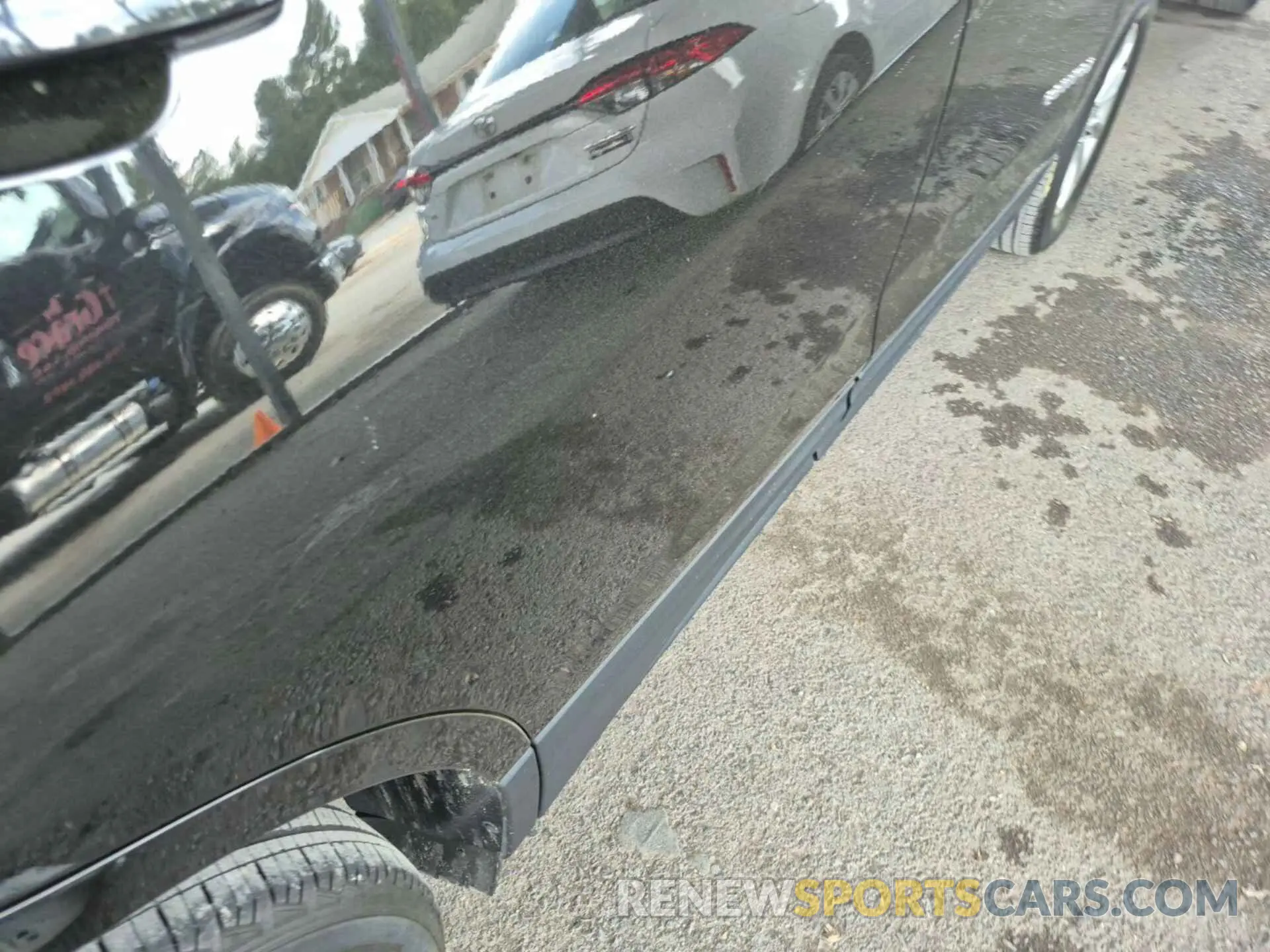 18 Photograph of a damaged car 2GNAXJEV6L6232146 CHEVROLET EQUINOX 2020