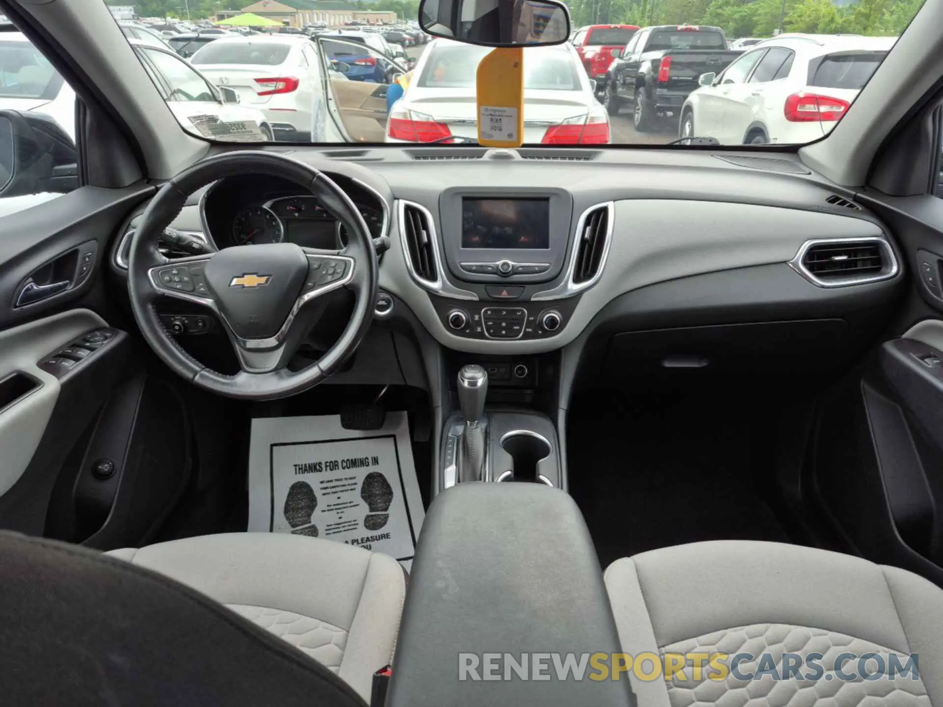 32 Photograph of a damaged car 2GNAXJEV6L6232146 CHEVROLET EQUINOX 2020