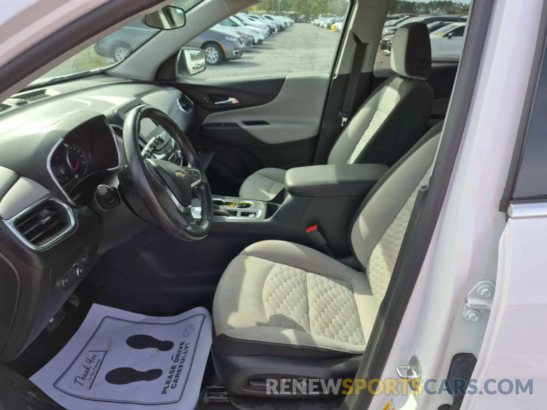 10 Photograph of a damaged car 2GNAXJEV6L6232762 CHEVROLET EQUINOX 2020