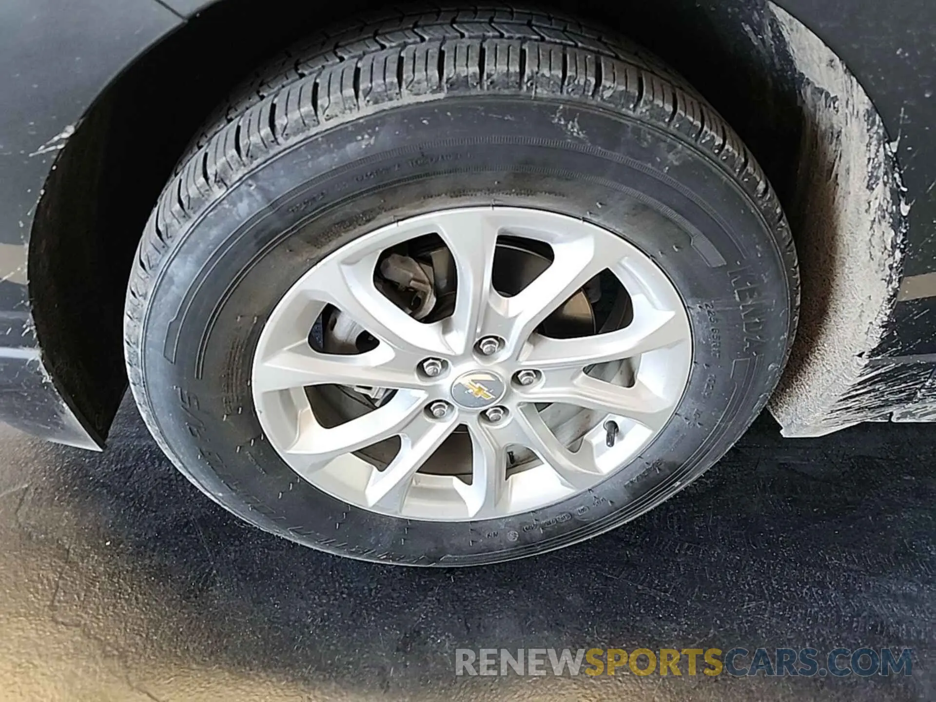 21 Photograph of a damaged car 2GNAXJEV7L6157473 CHEVROLET EQUINOX 2020