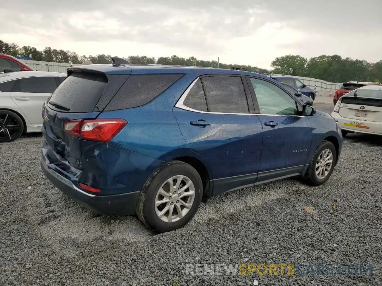 3 Photograph of a damaged car 2GNAXJEV7L6161992 CHEVROLET EQUINOX 2020
