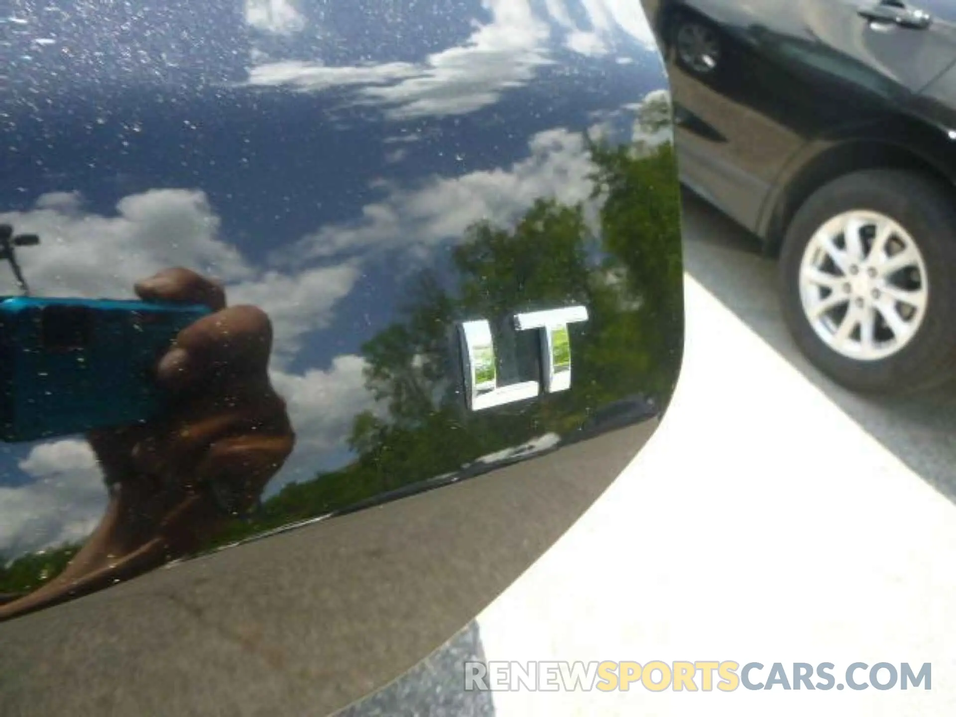 10 Photograph of a damaged car 2GNAXJEV7L6231748 CHEVROLET EQUINOX 2020