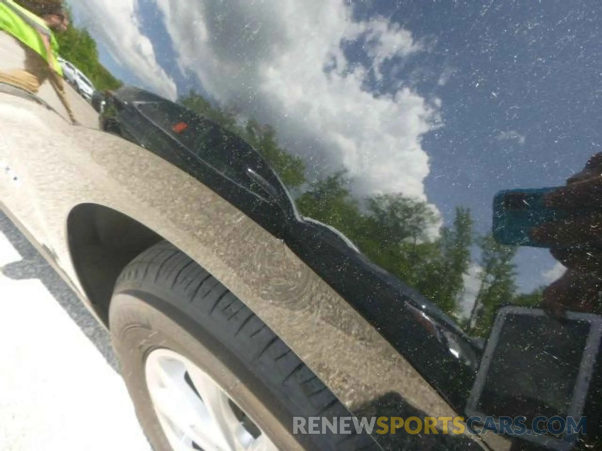 13 Photograph of a damaged car 2GNAXJEV7L6231748 CHEVROLET EQUINOX 2020