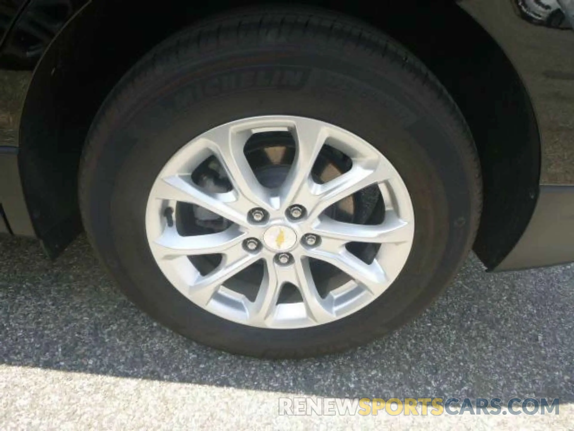 17 Photograph of a damaged car 2GNAXJEV7L6231748 CHEVROLET EQUINOX 2020