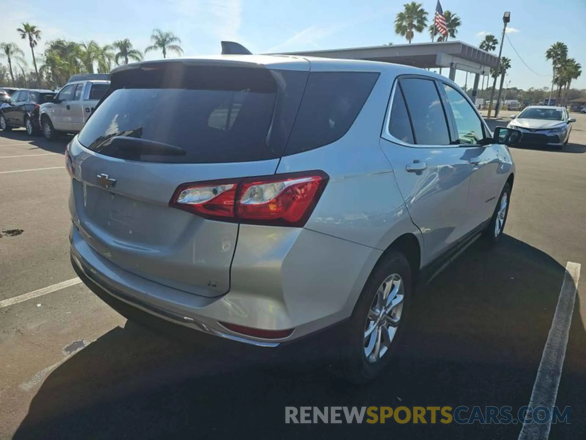 19 Photograph of a damaged car 2GNAXJEV7L6232365 CHEVROLET EQUINOX 2020