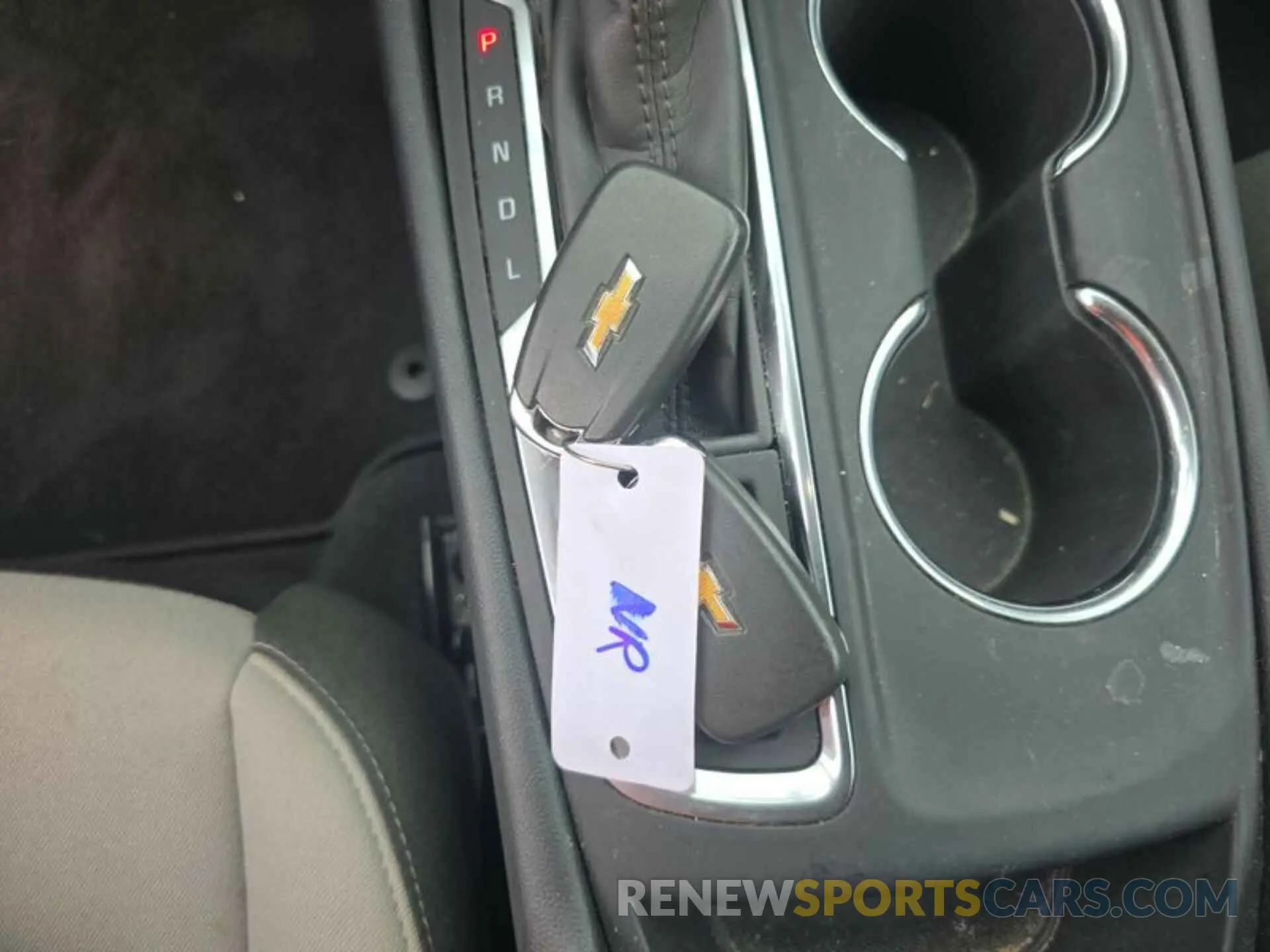8 Photograph of a damaged car 2GNAXJEV7L6232365 CHEVROLET EQUINOX 2020