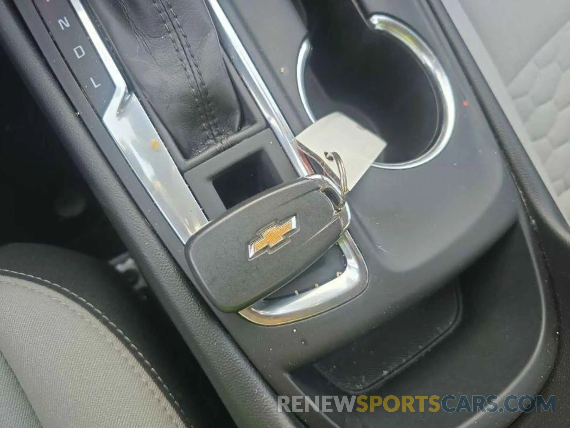 9 Photograph of a damaged car 2GNAXJEV8L6157403 CHEVROLET EQUINOX 2020
