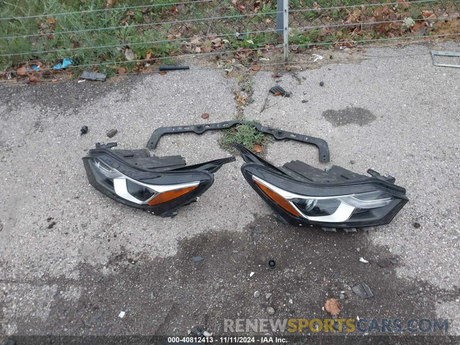 12 Photograph of a damaged car 2GNAXJEV8L6189431 CHEVROLET EQUINOX 2020