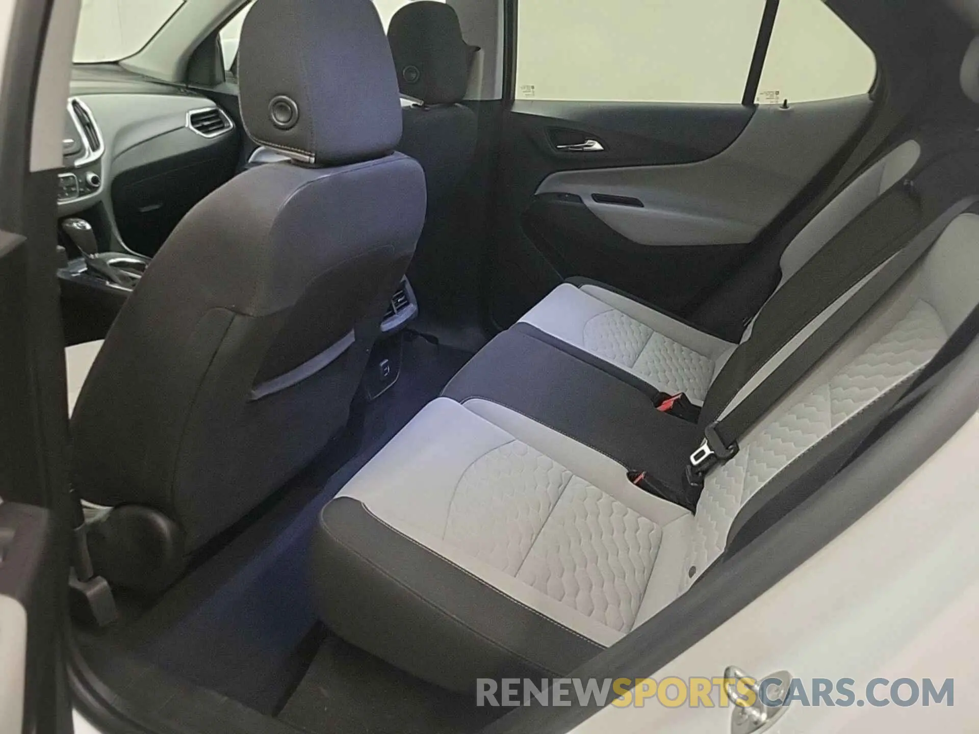 7 Фотография поврежденного автомобиля 2GNAXJEV8L6233511 CHEVROLET EQUINOX 2020