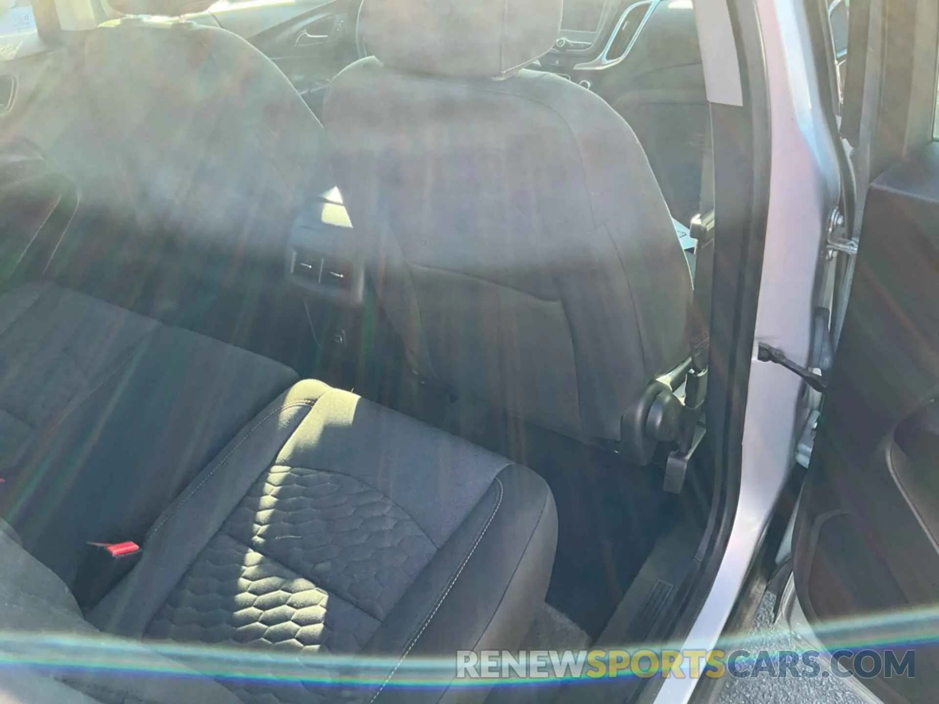 6 Photograph of a damaged car 2GNAXJEV8L6236604 CHEVROLET EQUINOX 2020