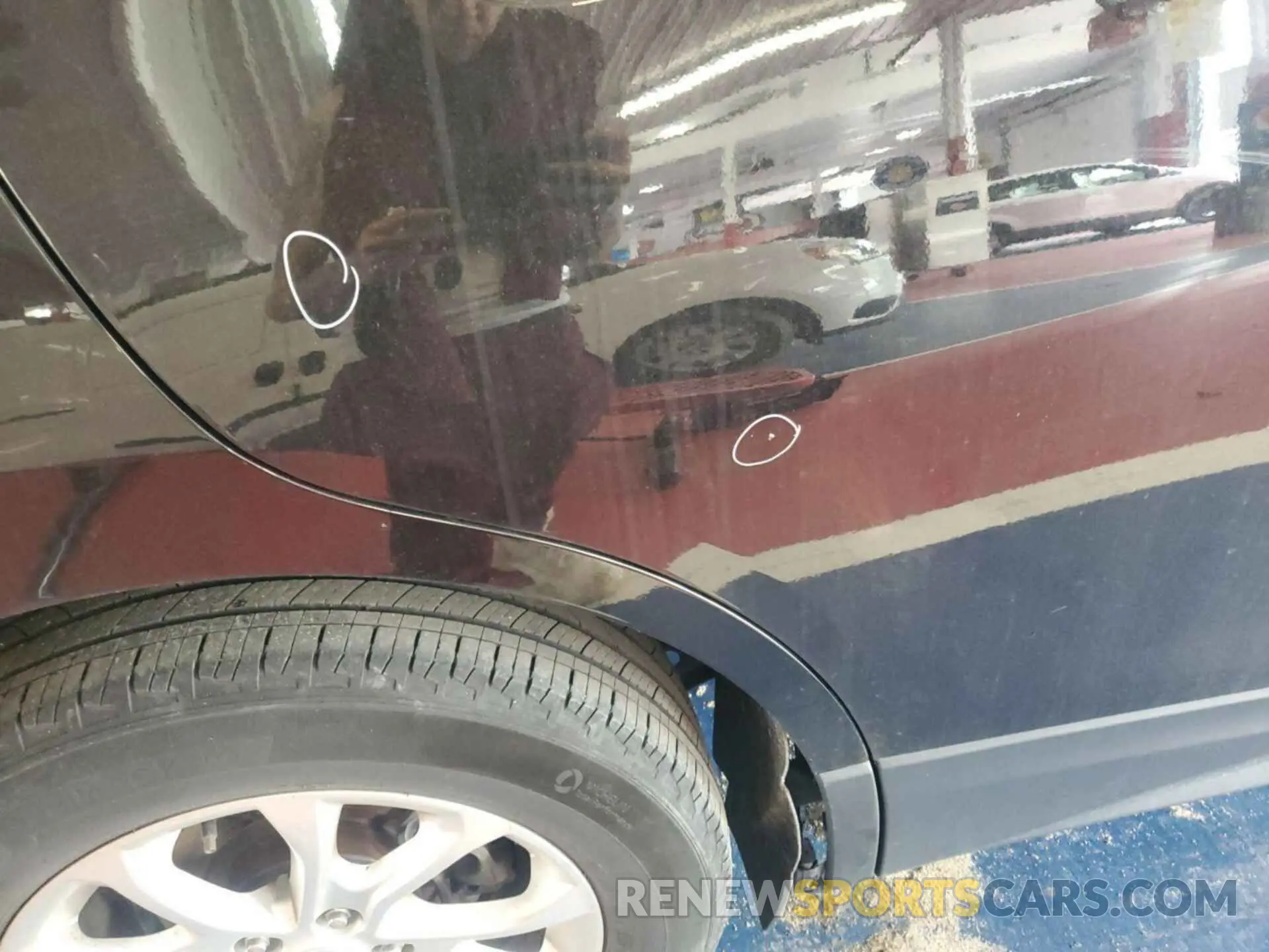 17 Photograph of a damaged car 2GNAXJEV9L6230424 CHEVROLET EQUINOX 2020